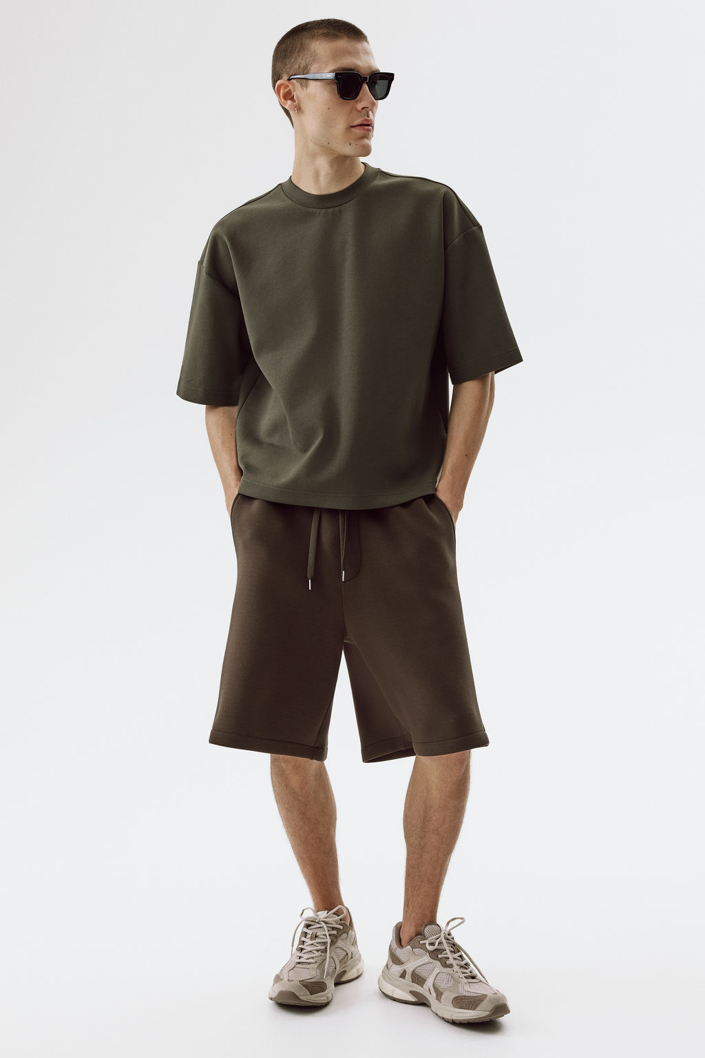 Pantal?n corto efecto neopreno Relaxed Fit - H&m фото 5
