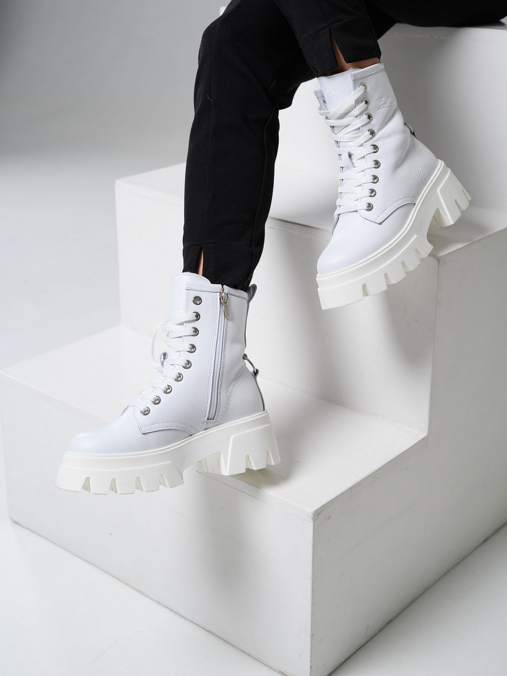 Ботинки 329.зиплайнw.Белый/байка