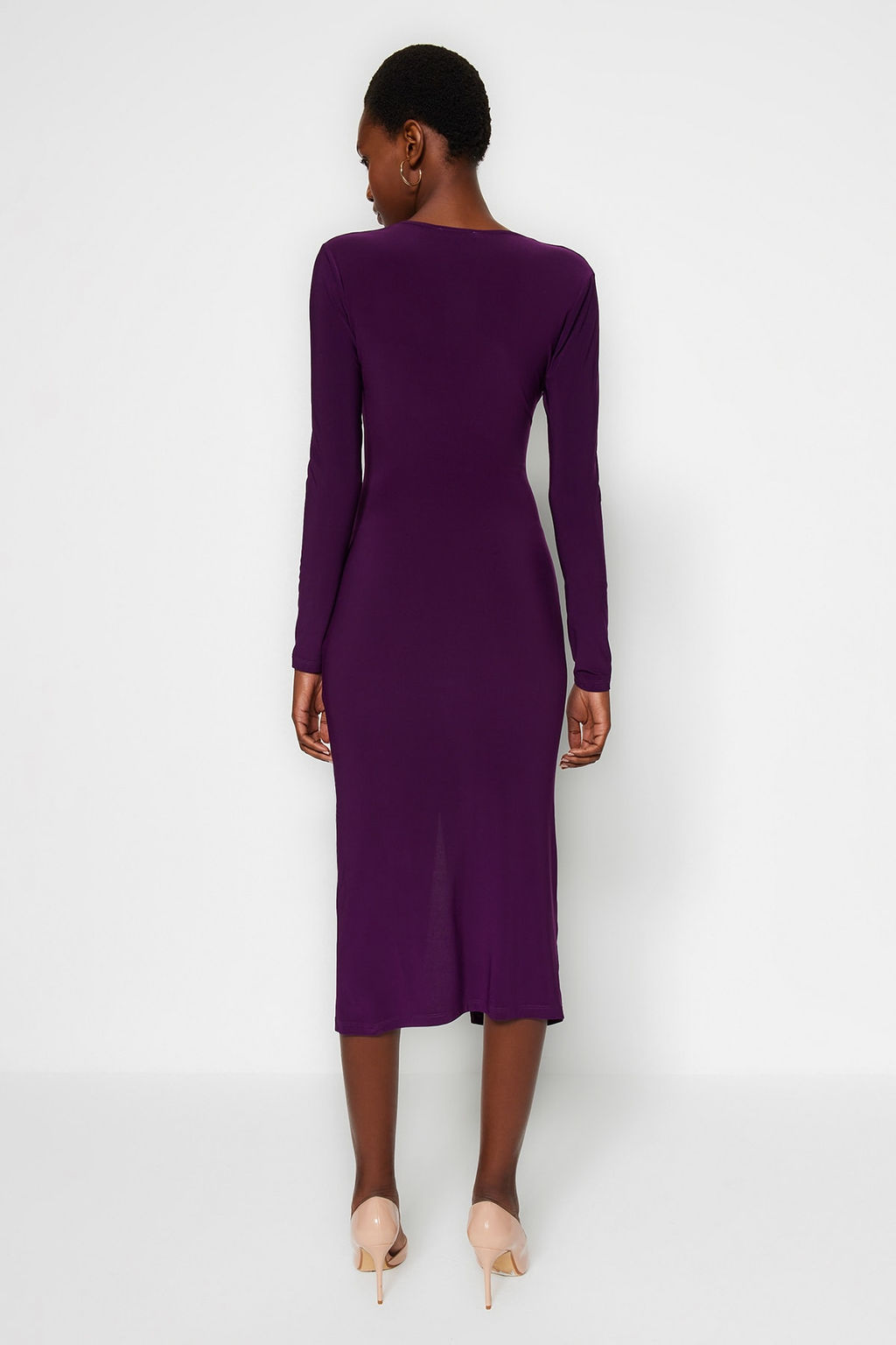 TRENDYOLMILLA Siyah Drapeli V Yaka Fitted/Vucuda Oturan Esnek Midi Orme Kalem Elbise TWOAW24EL00197 фото 10