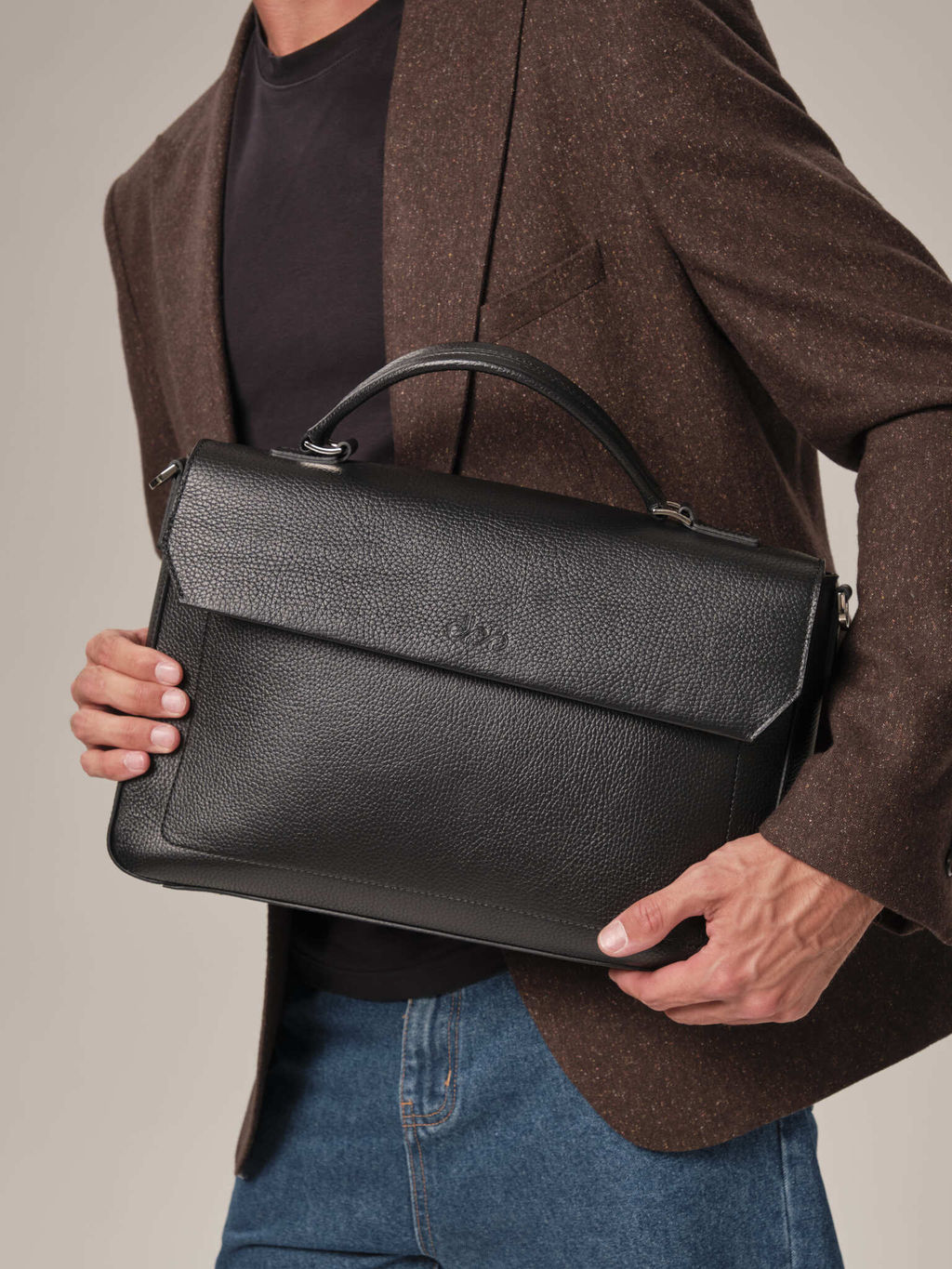 Мужская кожаная сумка Levi DBR 7115 черный фото 3