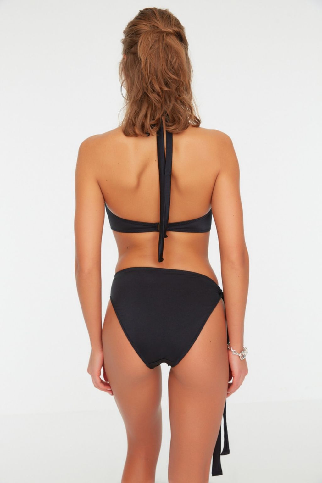Siyah Baglamal? Yuksek Bel Normal Paca Bikini Alt? TBESS22BA0209