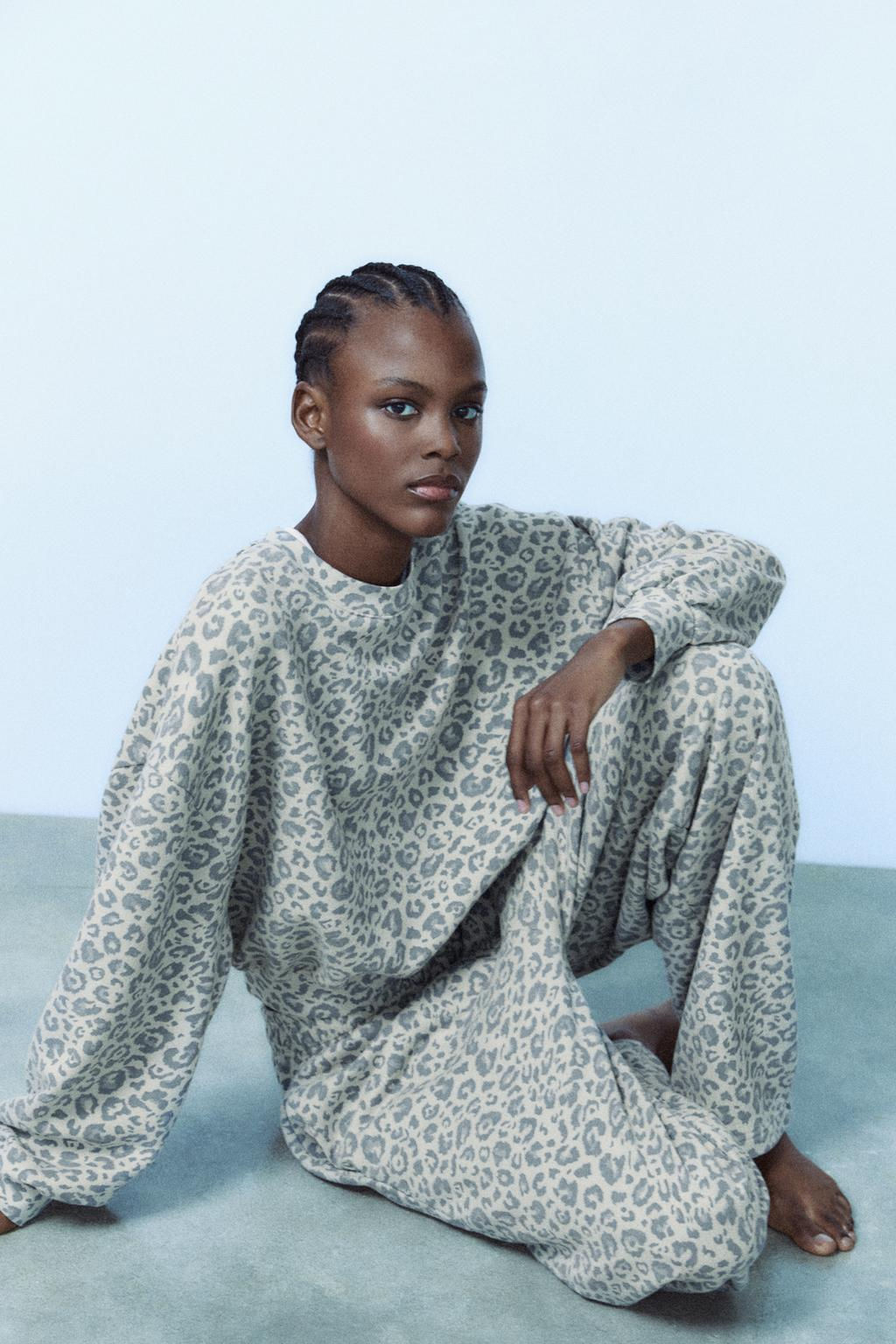 WASHED-EFFECT ANIMAL PRINT SWEATSHIRT - Zara фото 2