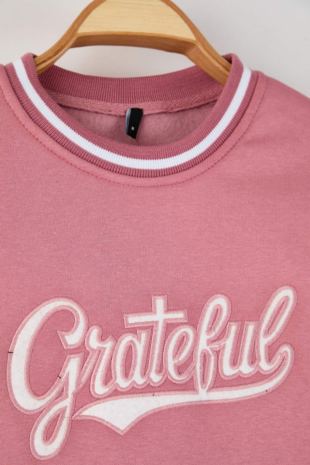 Siyah Regular/Normal Kesim Triko Bantl? Nak?sl? Sweatshirt TMNAW26SW00066 - Trendyolmilla фото 7