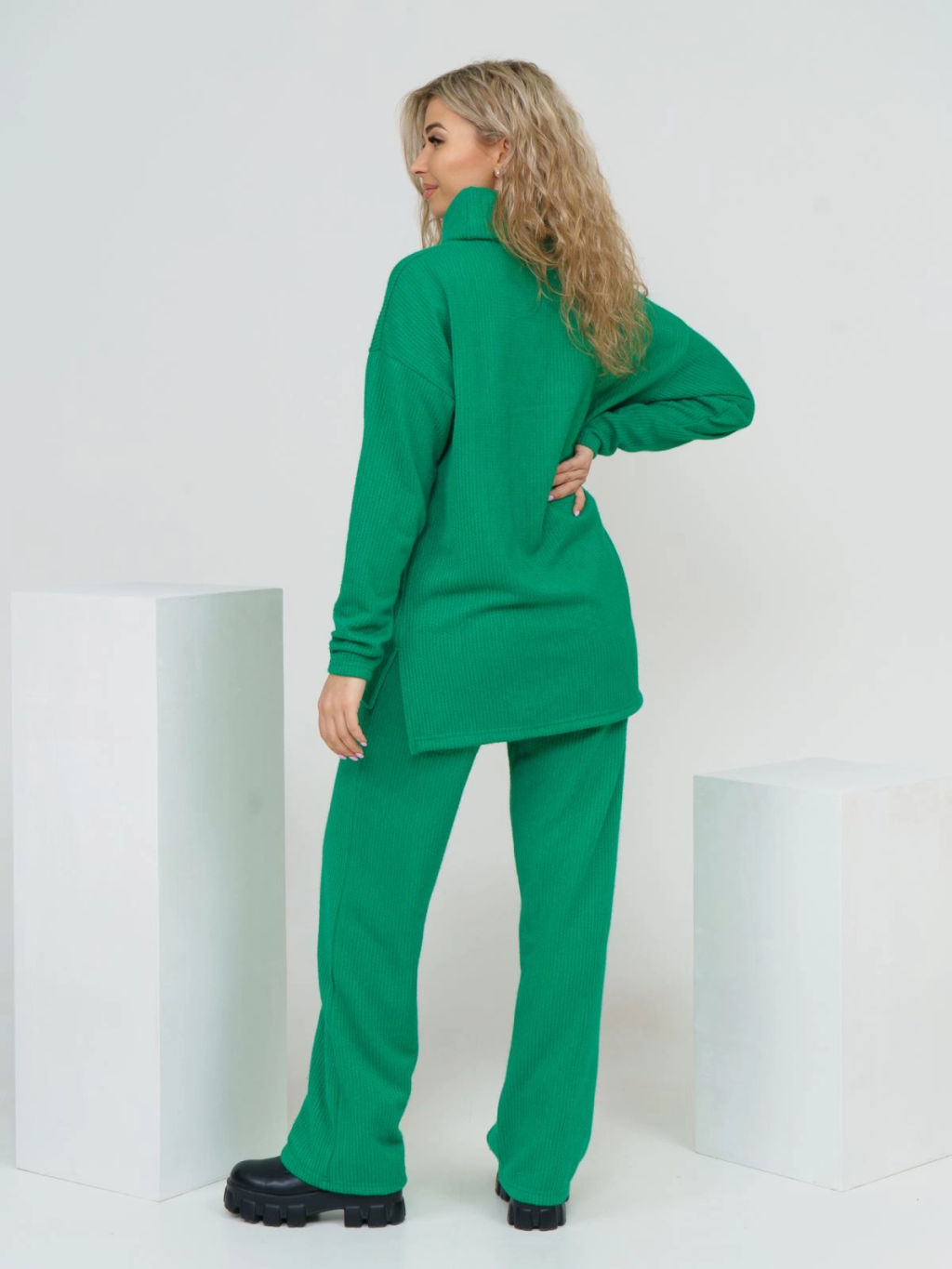 Костюм женский, цвет зеленый