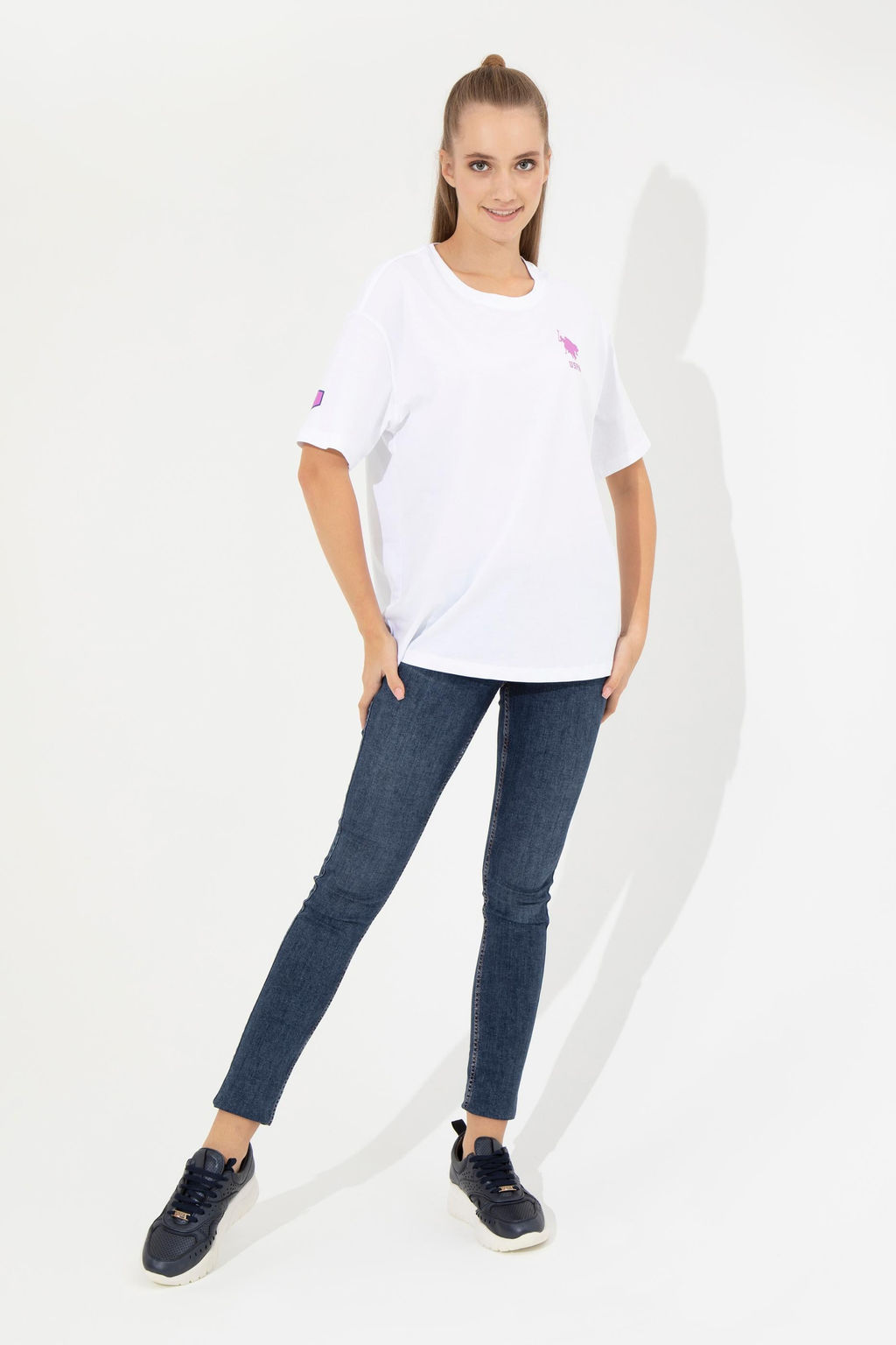 Kad_n Beyaz Bisiklet Yaka Ti__rt