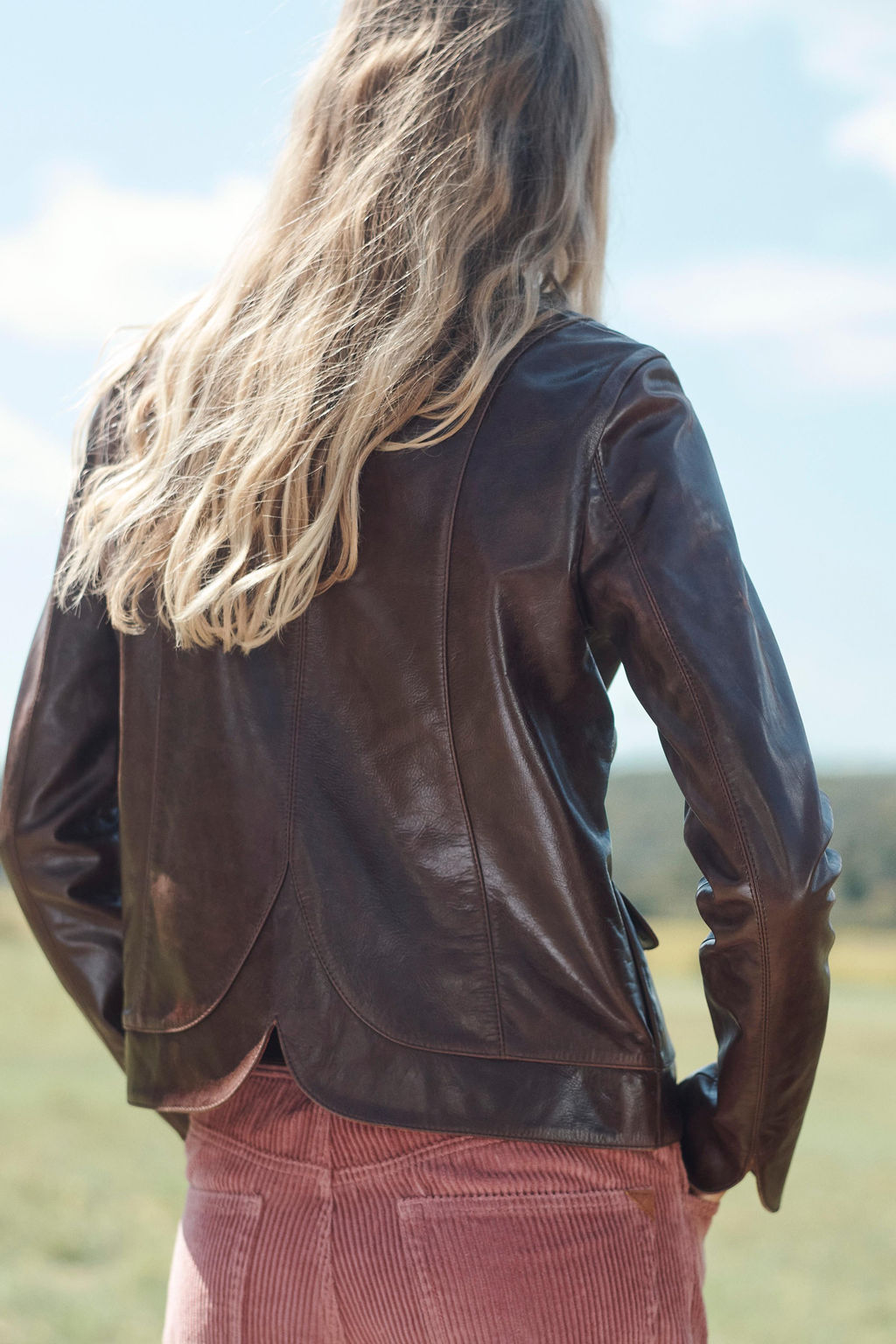 LIMITED EDITION 100% LEATHER CROPPED BLAZER - Zara фото 2