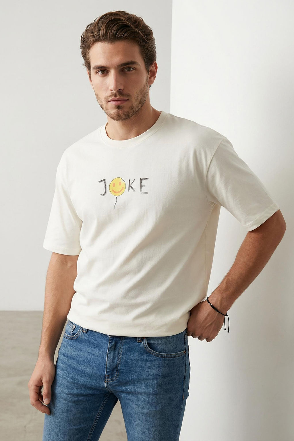 Trendyolmilla Man Ekru Oversize/Genis Kesim Joke Bask?l? K?sa Kollu %100 Pamuk T-Shirt TMNSS25TS00170  фото 6