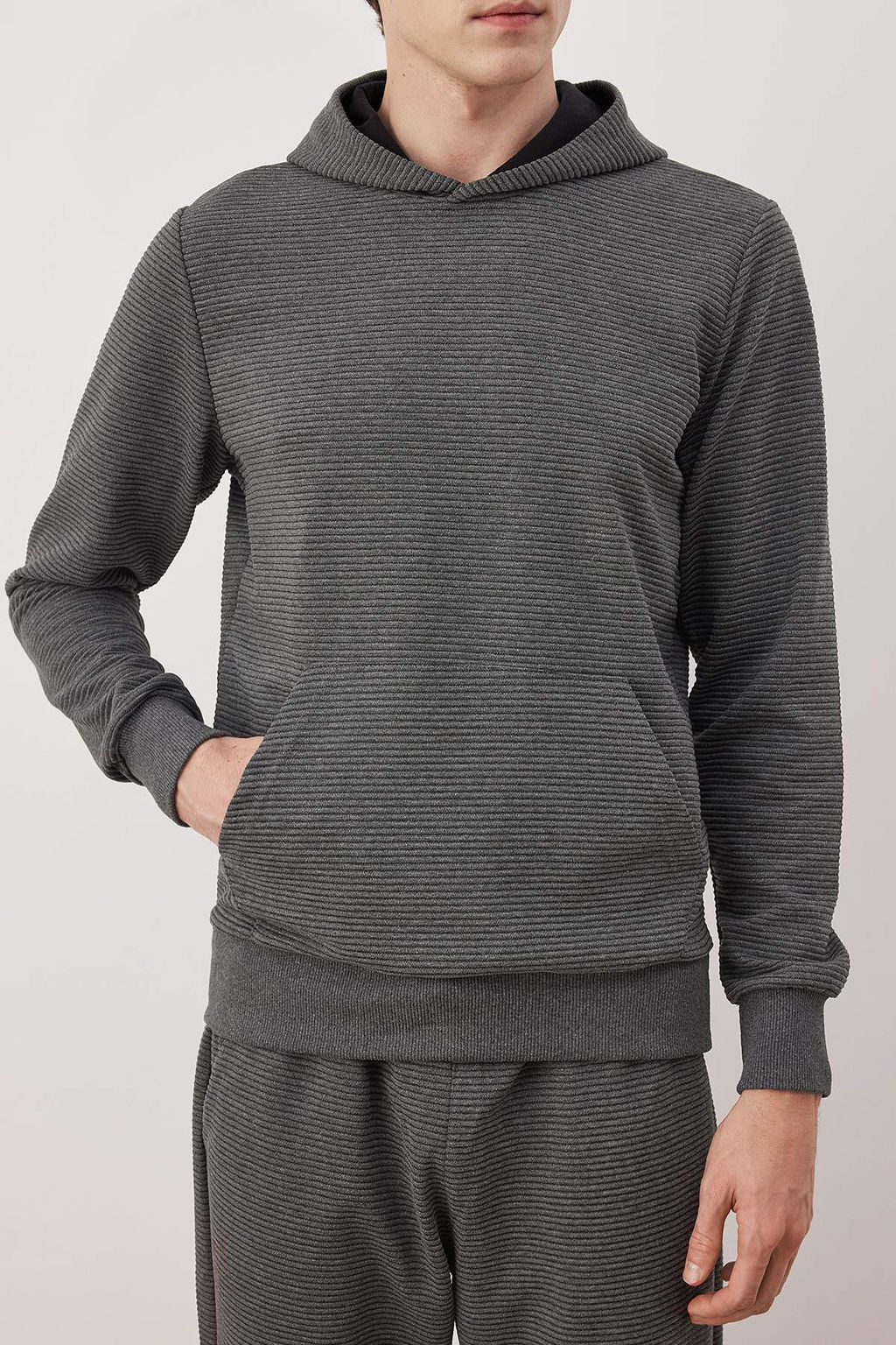 Antrasit Regular/Normal Kesim Kapusonlu Dokulu Sweatshirt TMNAW26SW00068