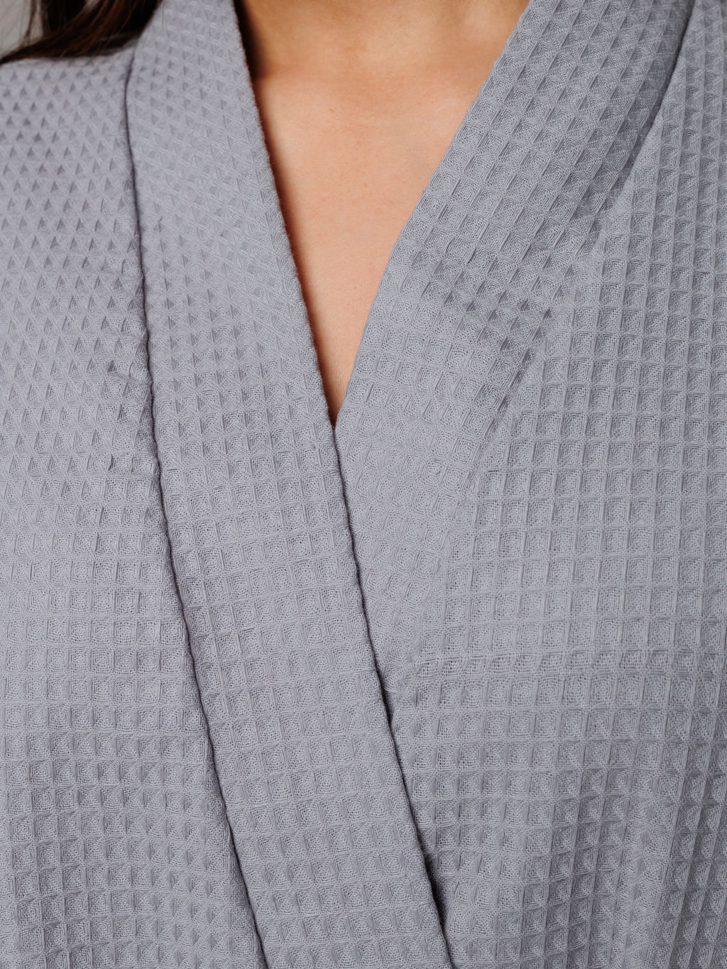 Женский укороченный вафельный халат с планкой серый В-11 (20)