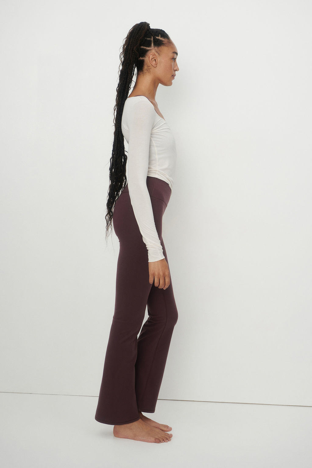 Leggings de yoga acampanados con SoftMove - H&m фото 15