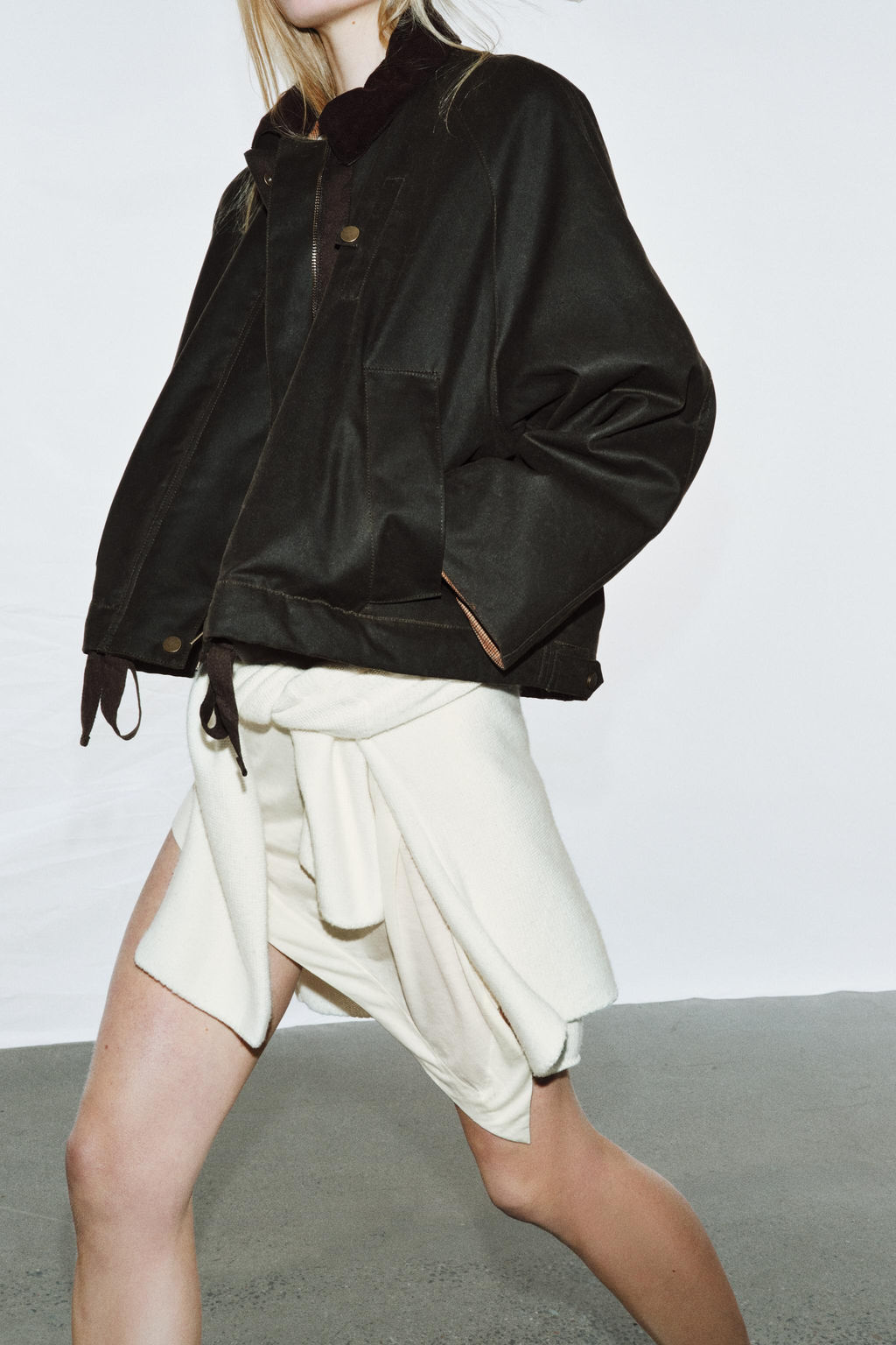 CHAQUETA ENCERADA ZW COLLECTION / Khaki - Zara фото 14