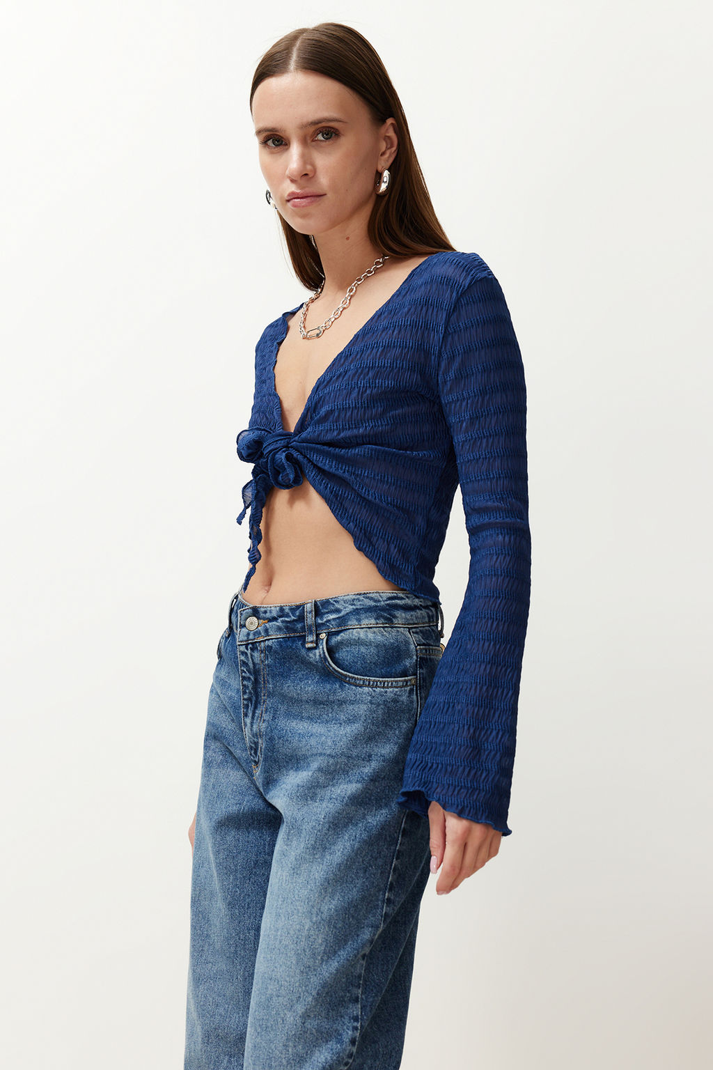 Trendyolmilla Ekru Premium Dokulu Fitted/Vucuda Oturan Baglama Detayl? Esnek Orme Bluz TWOSS24BZ00015 фото 2