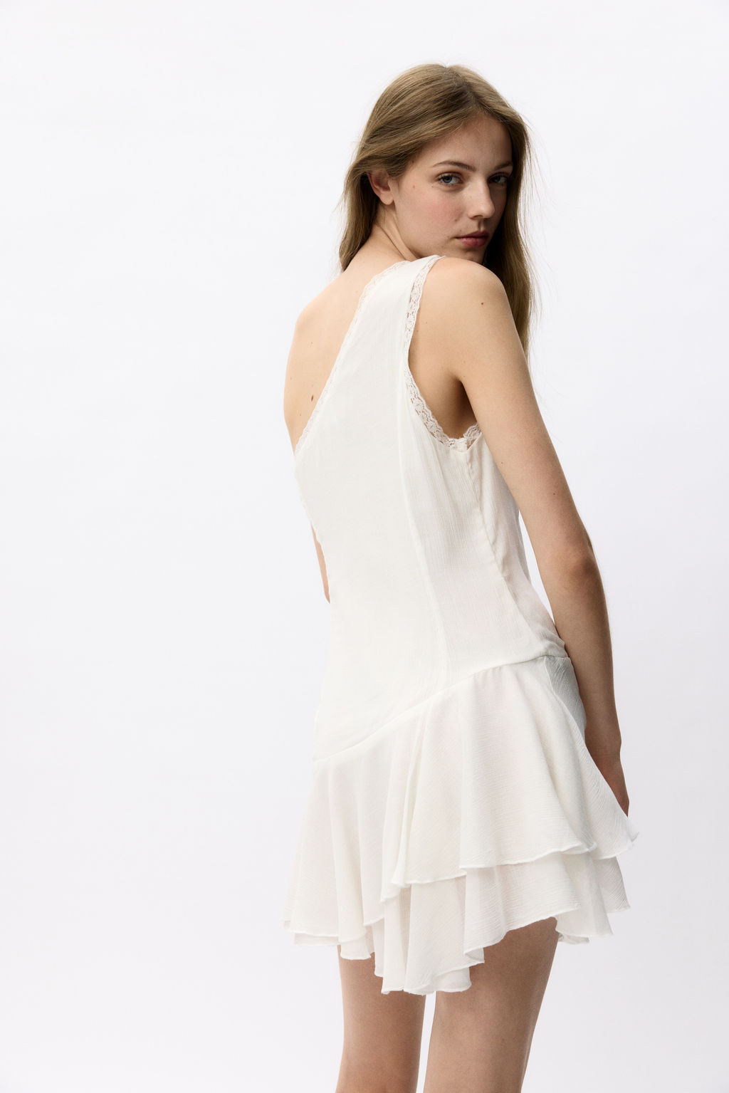 Vestido de un hombro con falda de volantes - H&m фото 5