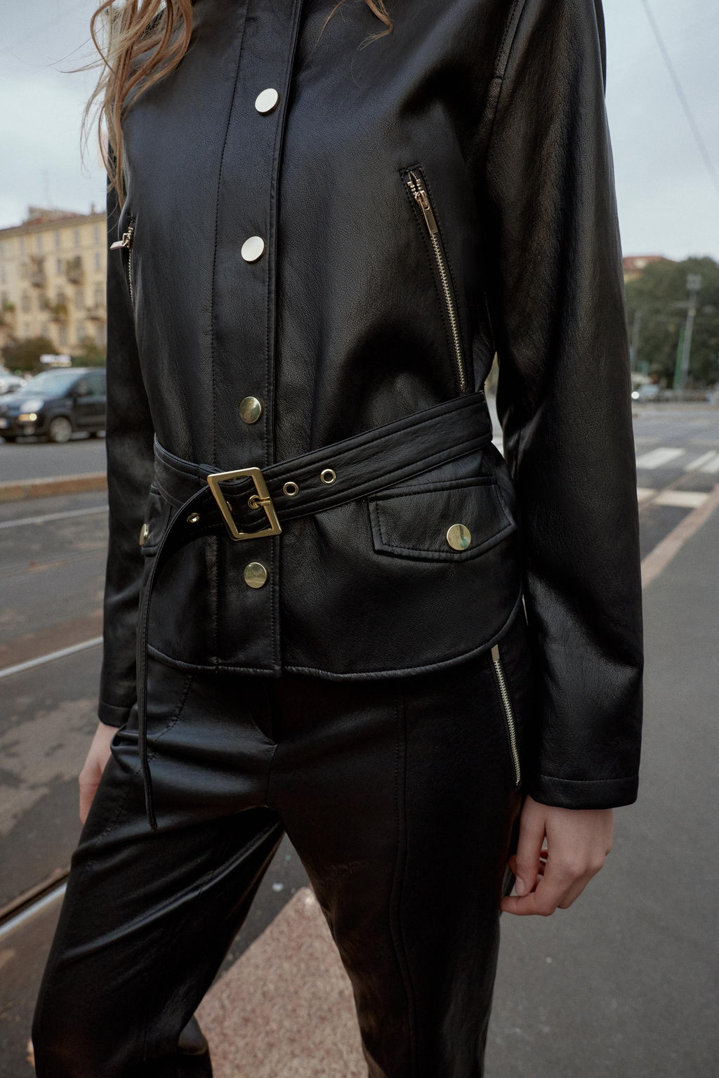 FAUX LEATHER JACKET WITH BELT - Zara фото 5