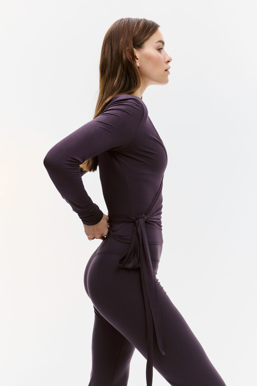 Top de deporte cruzado en modal - H&m фото 16