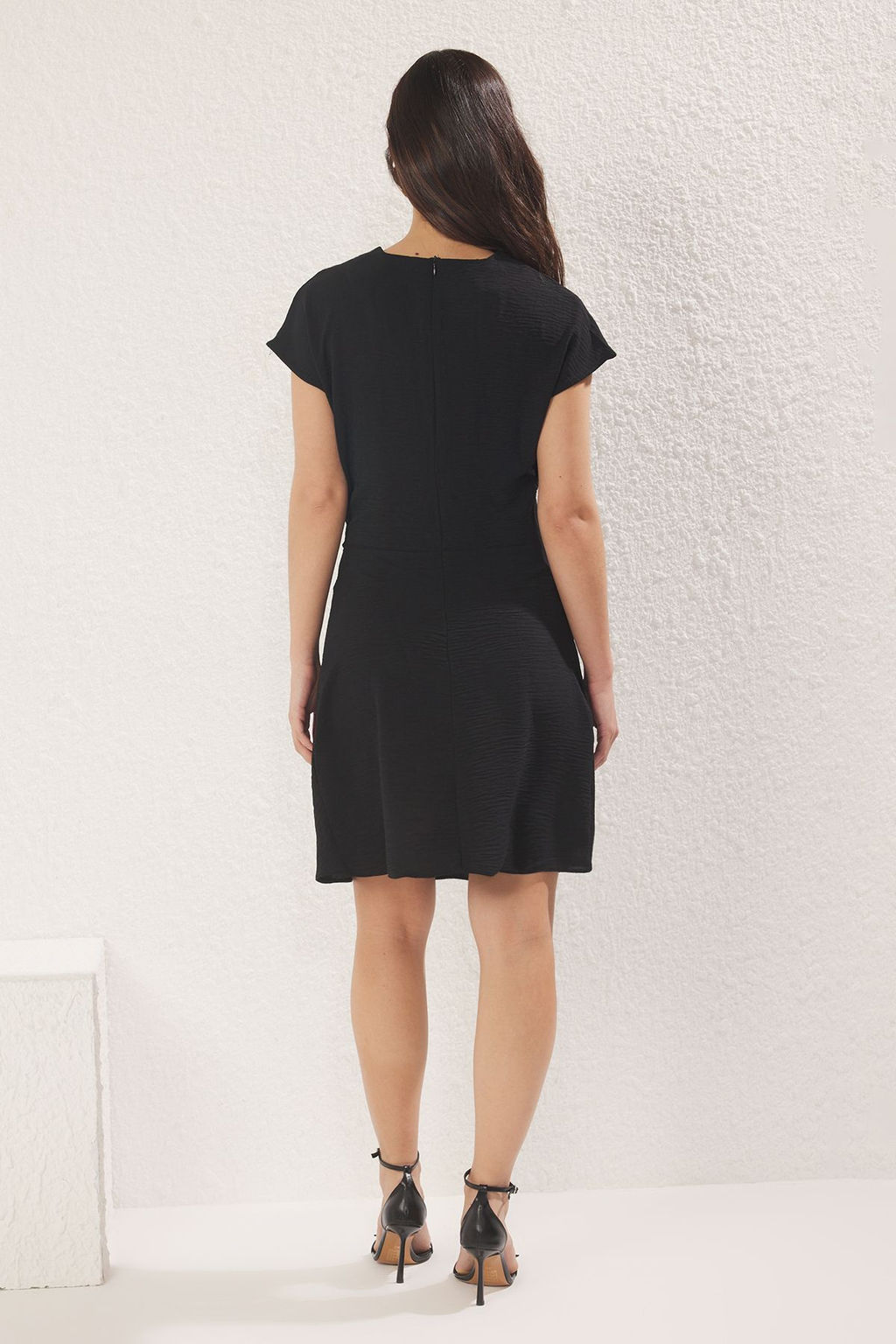 Siyah A Kesim Buzgu Detayl? Mini Dokuma Elbise TWOSS25EL00588 - Trendyolmilla фото 4