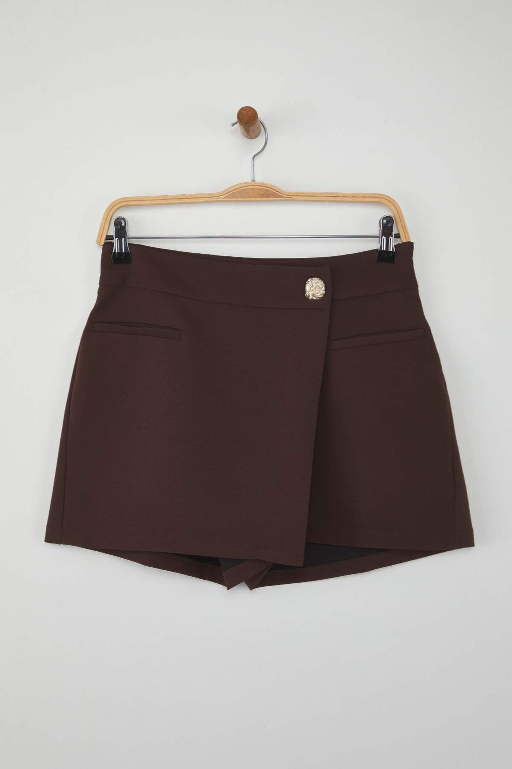 Koyu Kahverengi Dugme Detayl? Mini Sort Etek Sort & Bermuda TWOAW26SR00027