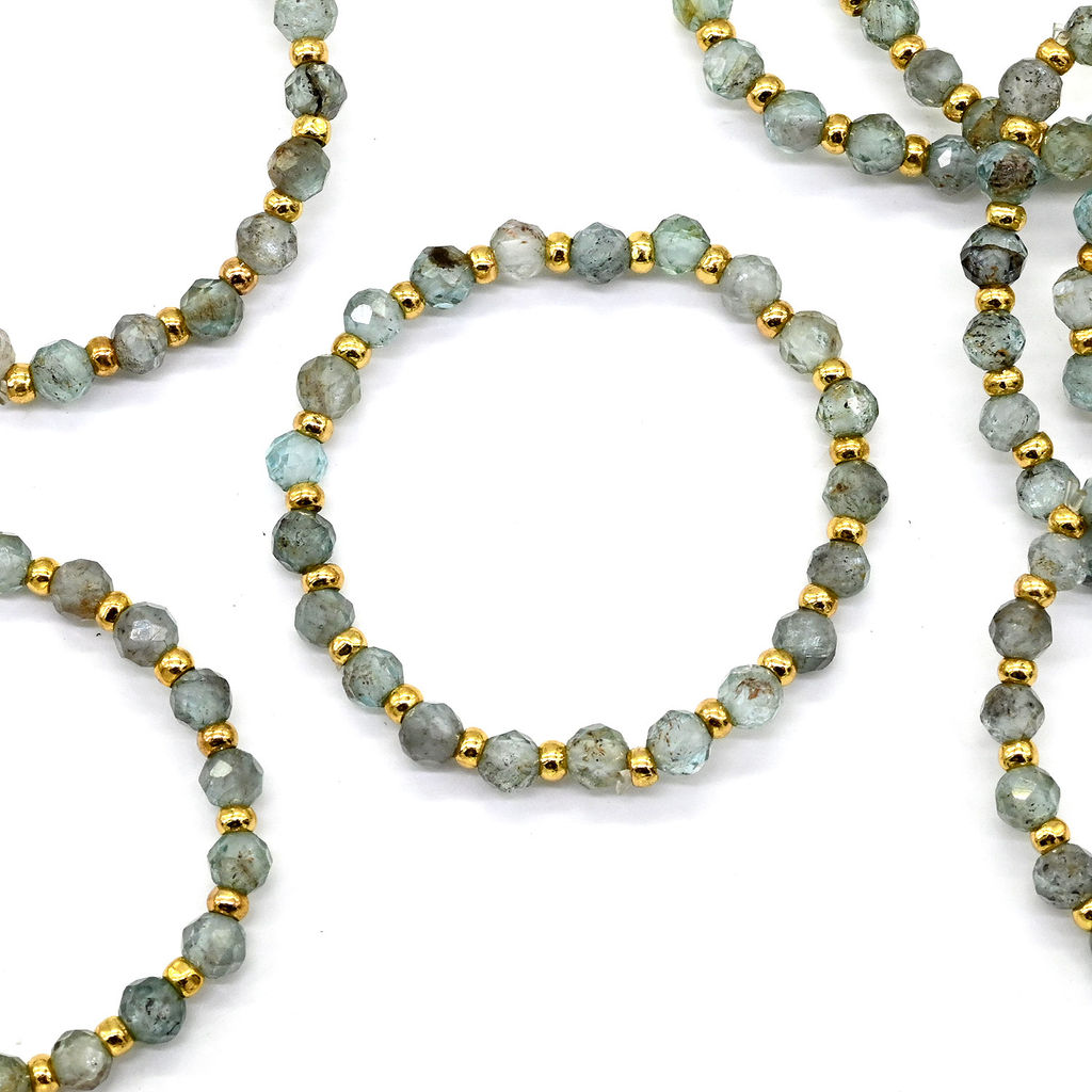 Кольцо на резинке с апатитом шарик 2мм Радуга камня