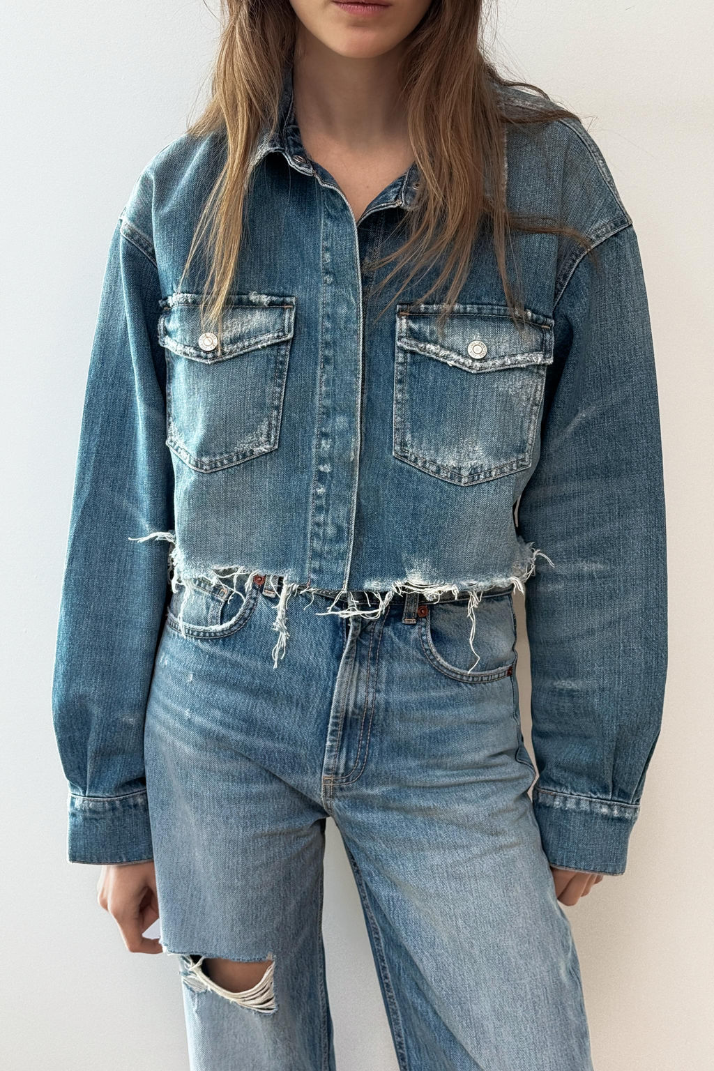 TRF CROP DENIM OVERSHIRT - Zara фото 2