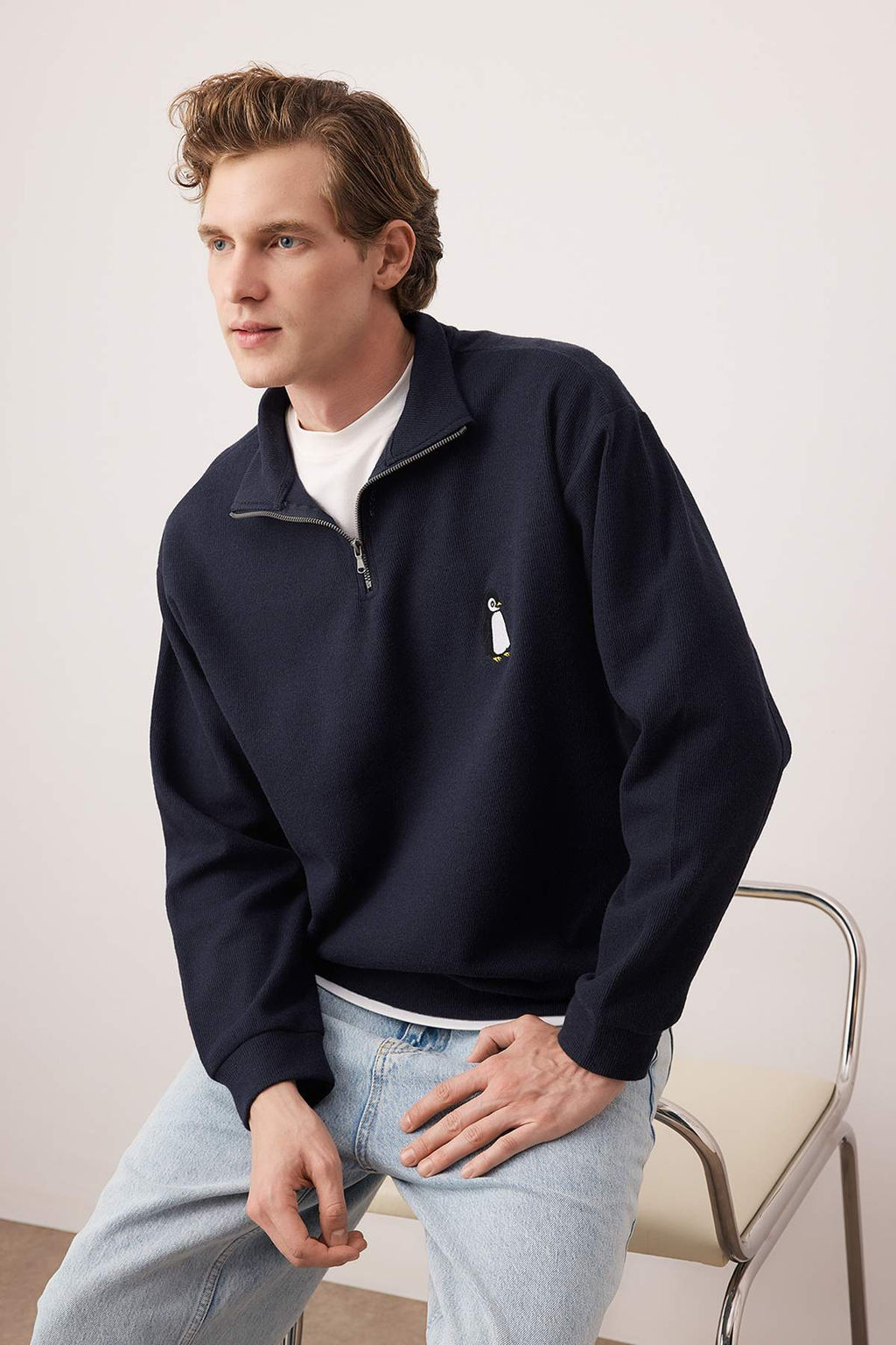 Lacivert Yeni Oversize/Genis Kesim Penguen Nak?sl? Dokulu Dik Yaka Sweatshirt TMNAW26SW00014 - Trendyolmilla фото 12