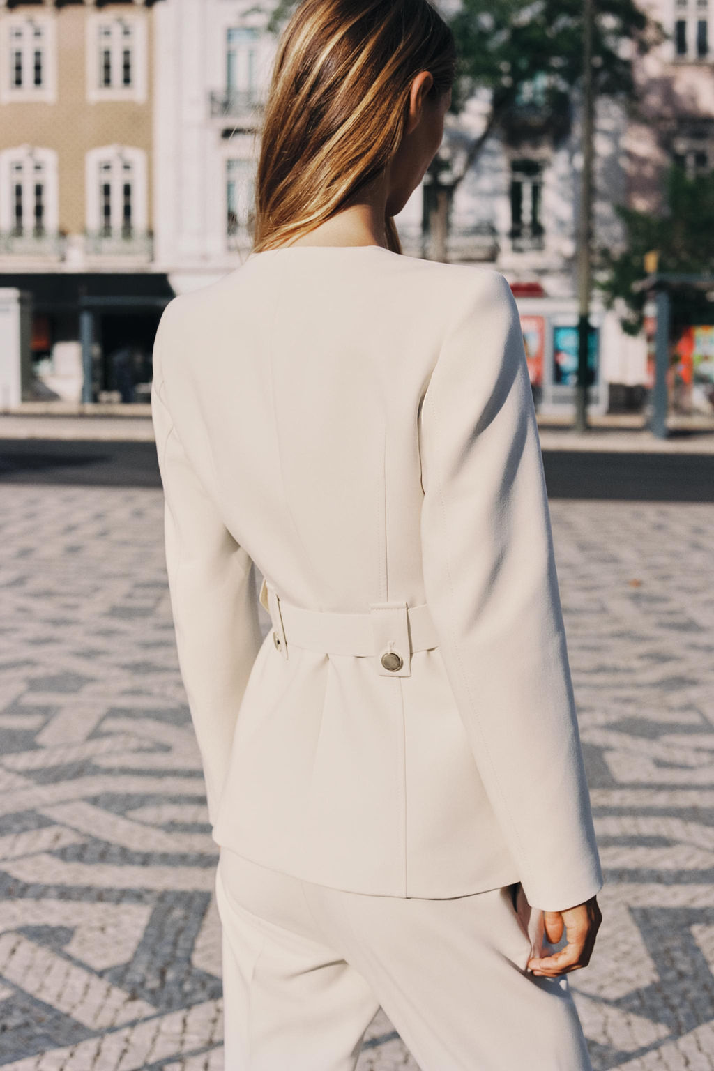 FITTED BLAZER WITH BELT - Zara фото 4