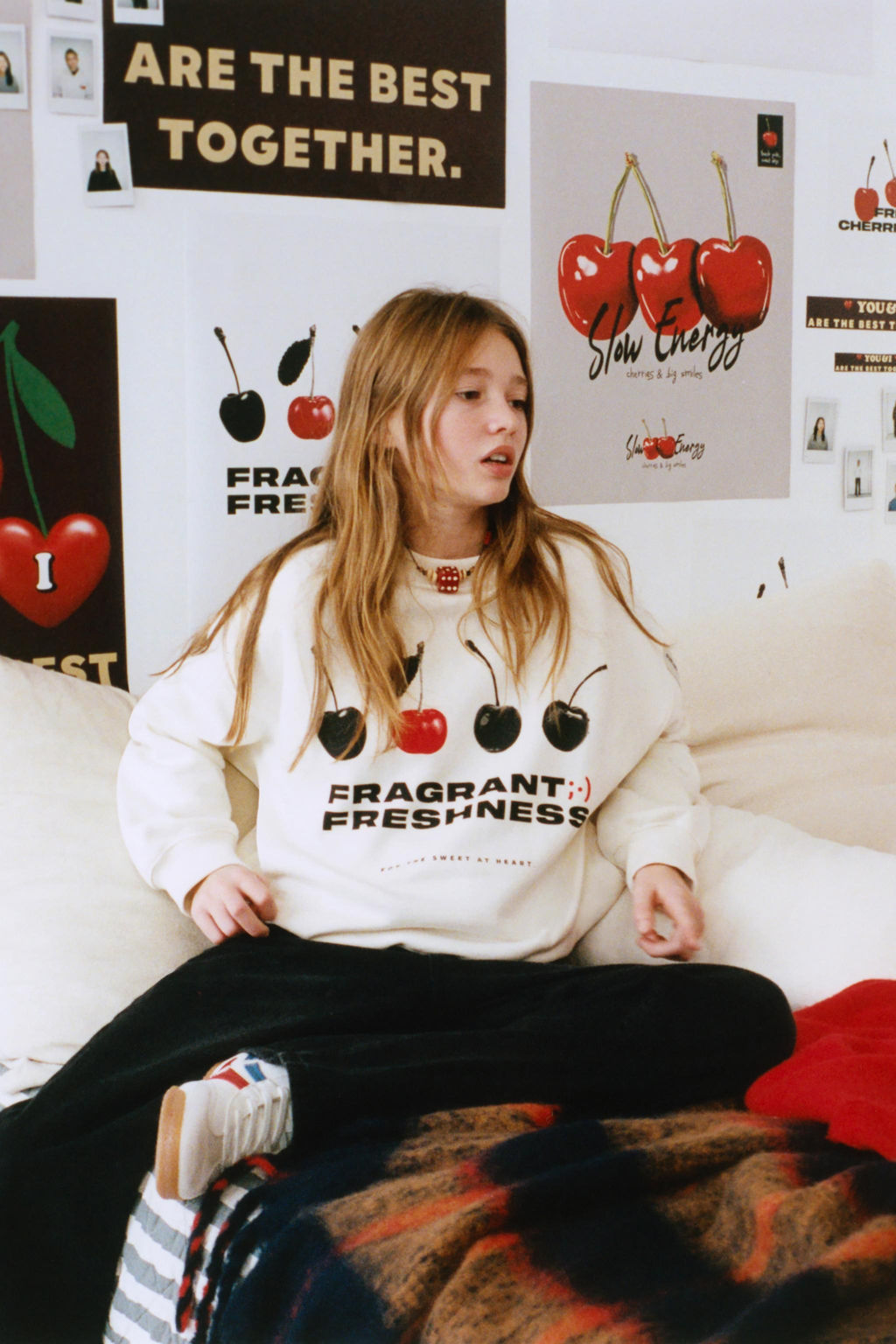 CHERRY AND SLOGAN SWEATSHIRT - Zara фото 5