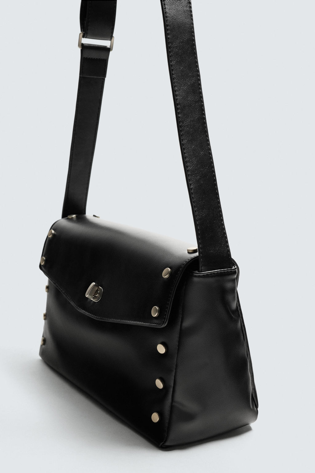 CROSSBODY BAG WITH METAL DETAIL
