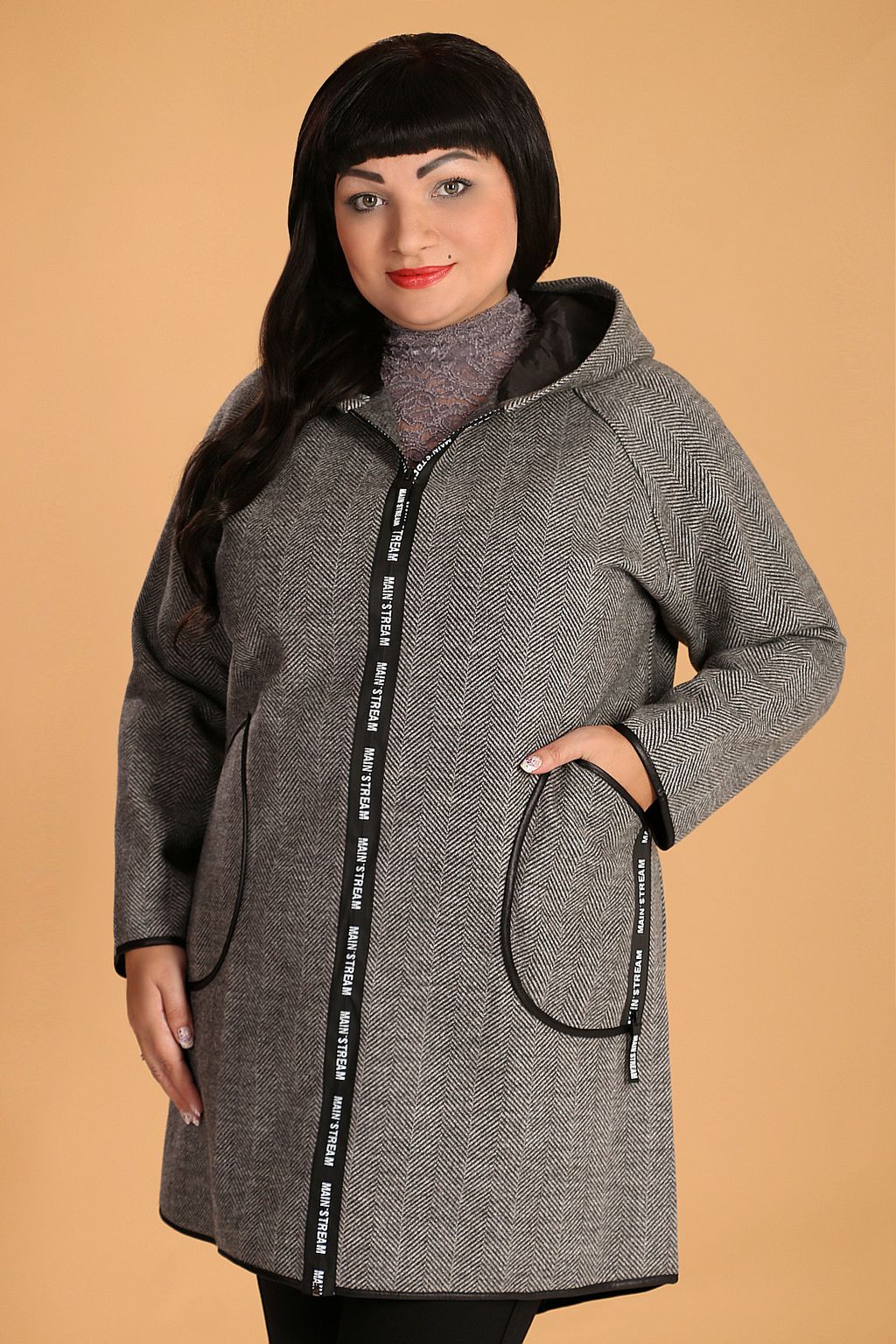 Полупальто с капюшоном больших размеров