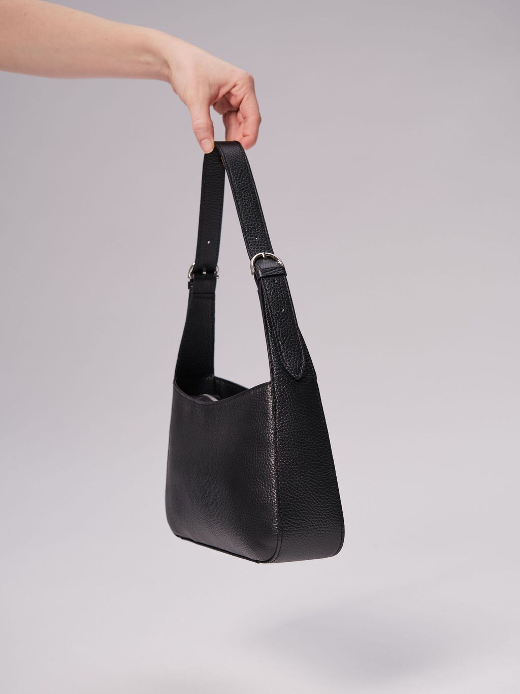 Сумка кожаная на плечо багет Deboro 31046 черный