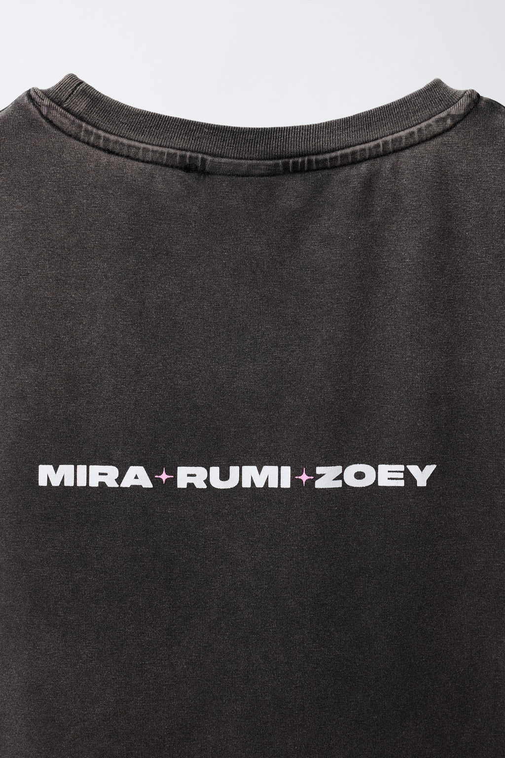 KPOP DEMON HUNTERS NETFLIX  PRINTED T-SHIRT - Zara фото 8