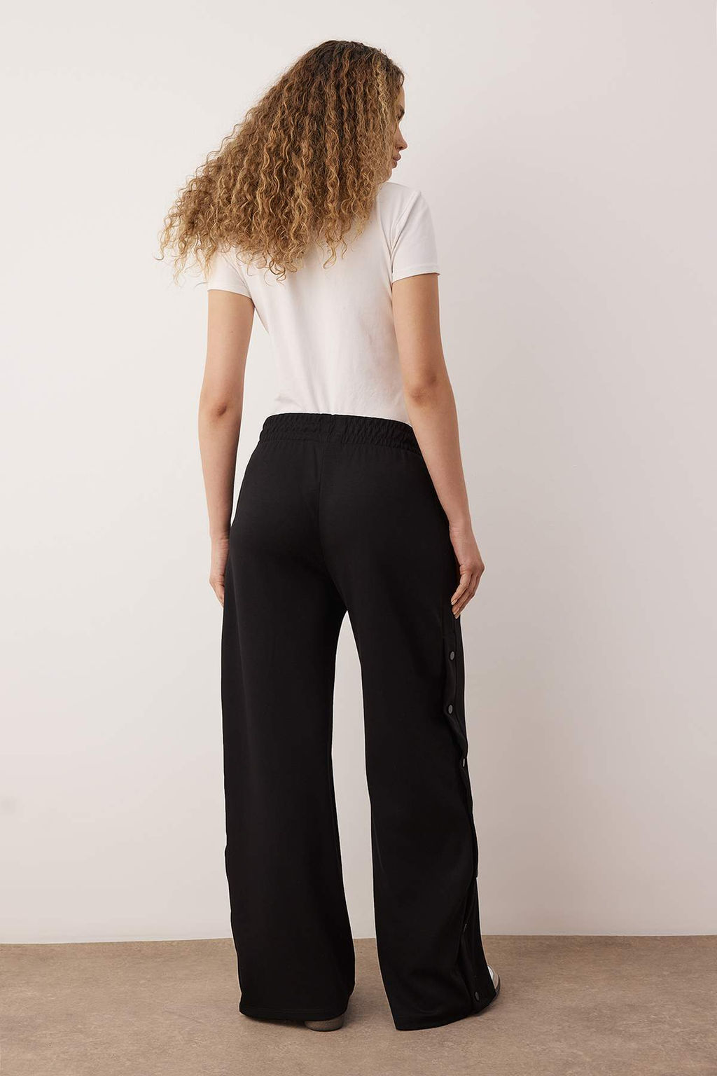 Siyah Yan? C?tc?tl? Wideleg/Genis Paca Orme Esofman Alt? TWOAW26EA00006 - Trendyolmilla фото 4