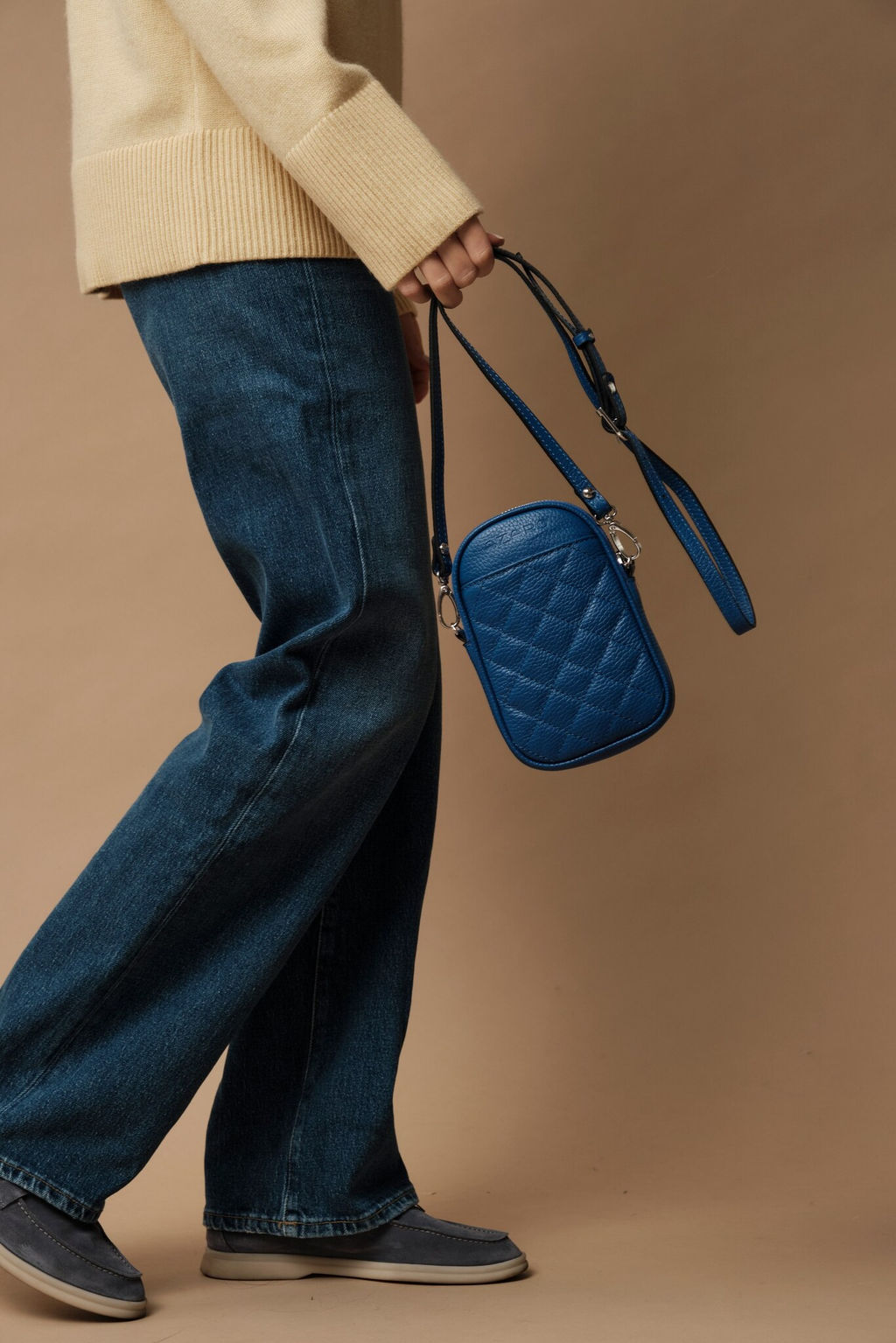 Сумка кожаная Azaro 30832 синяя гуашь