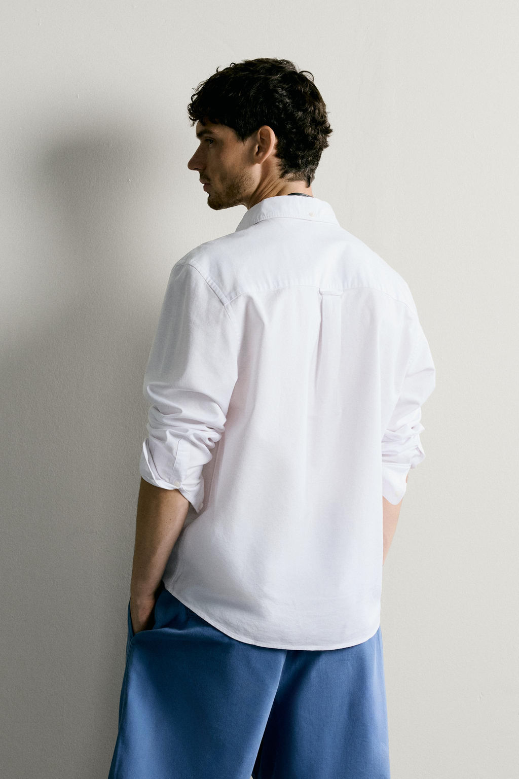 CAMISA REGULAR FIT ESTRUCTURA OXFORD / Blanco - Zara фото 3