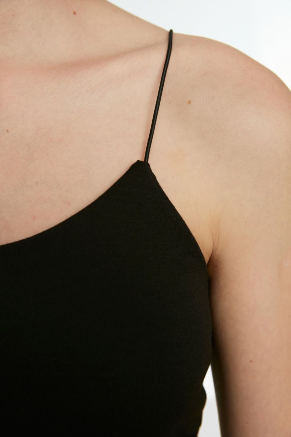 Siyah Pamuklu Spagetti Ask?l? Fitted/Vucuda Oturan Crop Esnek Orme Atlet TWOSS20AL0006