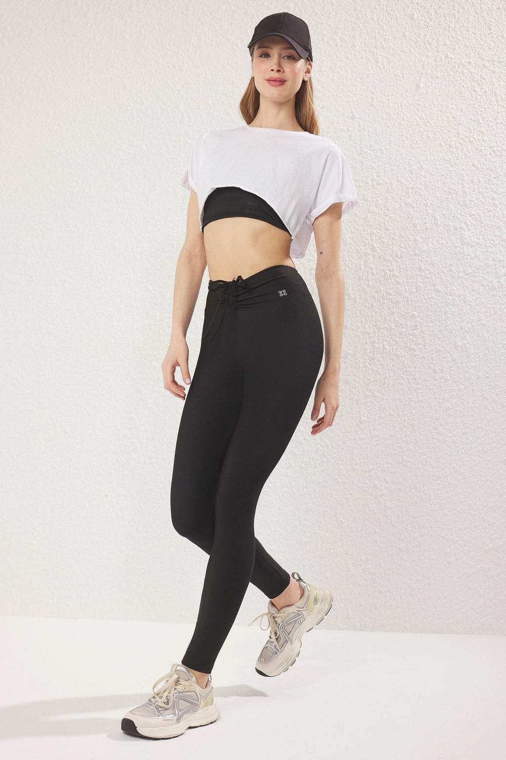 TRENDYOLMILLA Siyah Buzgulu ve Baglamal? Reflektor Detayl? Tam Boy Orme Spor Tayt THMSS25TY00019 фото 2