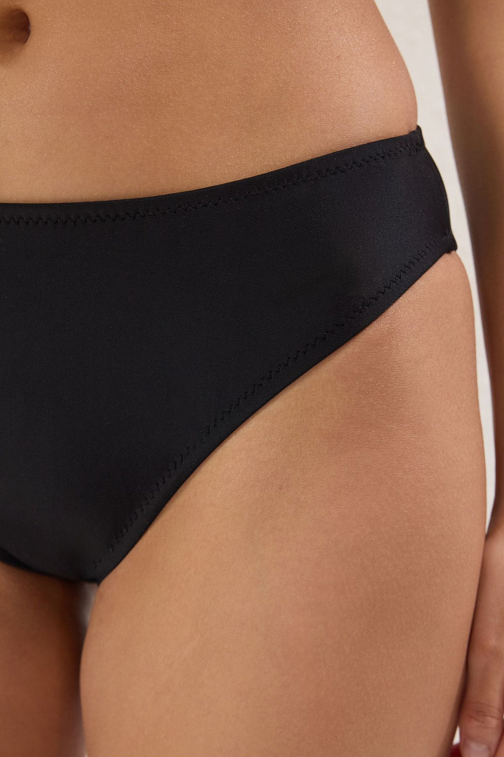 TRENDYOLMILLA Siyah Regular Bikini Alt? TBESS21BA0228 фото 24