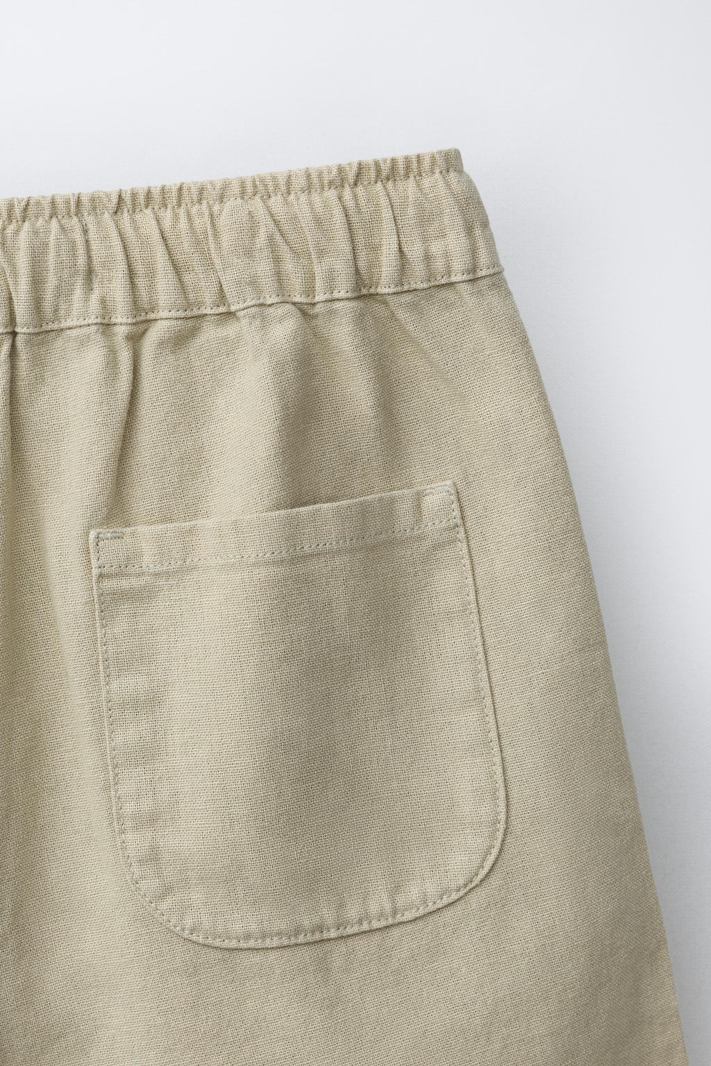 BERMUDA CON LINO Y ALGOD?N / Verde - Zara фото 4