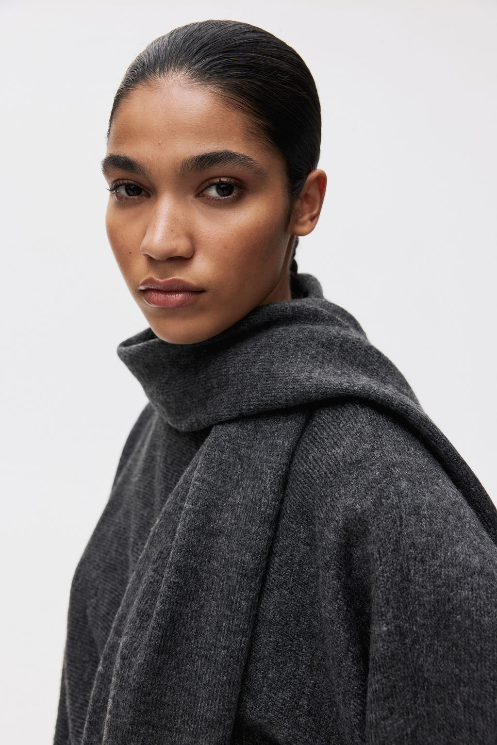 Jersey oversize con detalle de bufanda - H&m фото 3