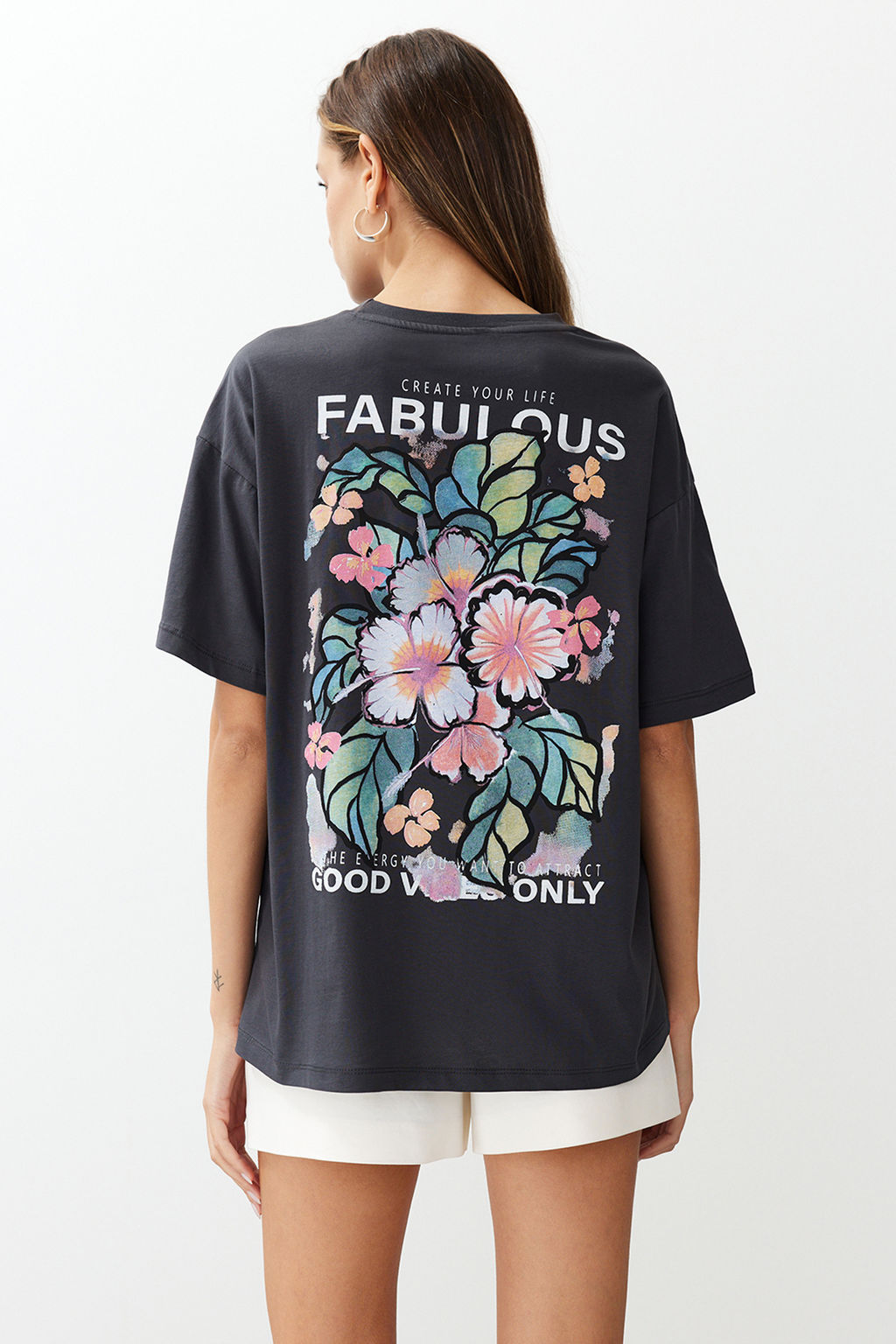 Antrasit %100 Pamuk S?rt ve On Bask?l? Oversize/Genis Kesim Orme T-Shirt TWOSS24TS00183