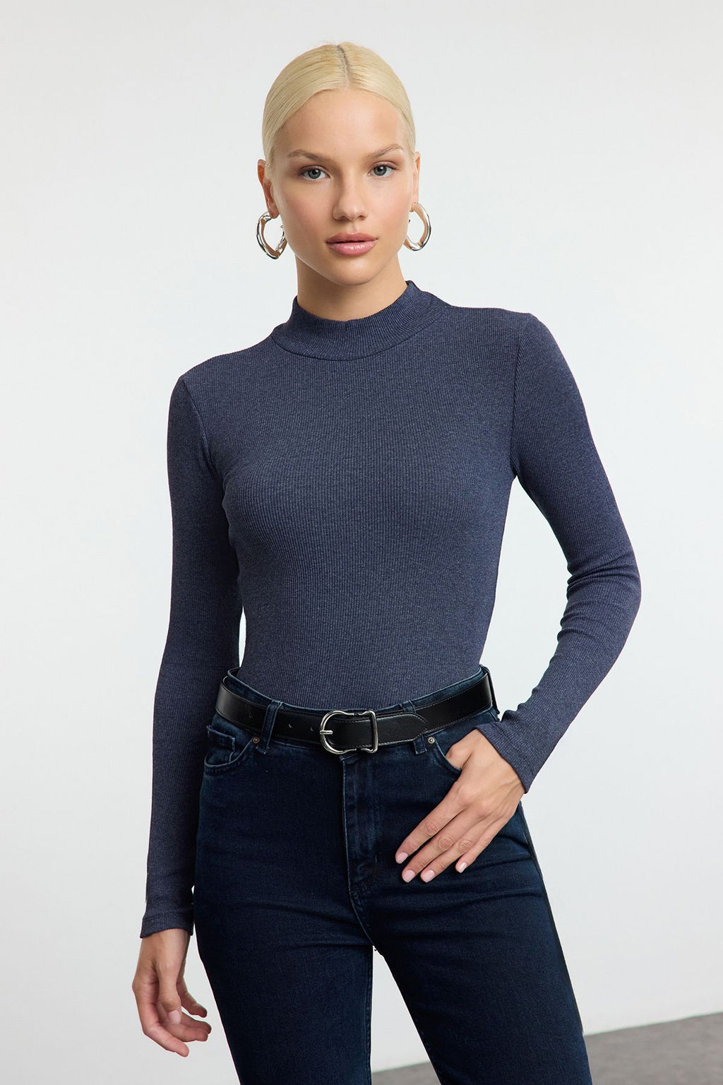 Indigo Fitted/Vucuda Oturan Dik Yaka Uzun Kol Fitilli Esnek Orme Bluz TWOAW21BZ0423