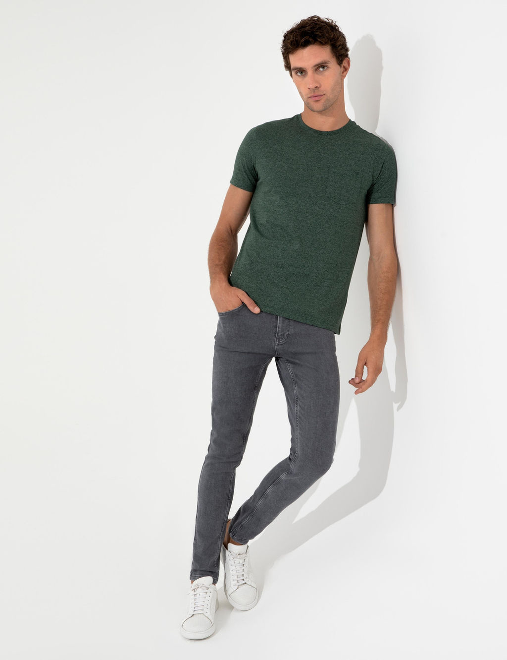 Темно-зеленая облегающая футболка - Cacharel фото 4