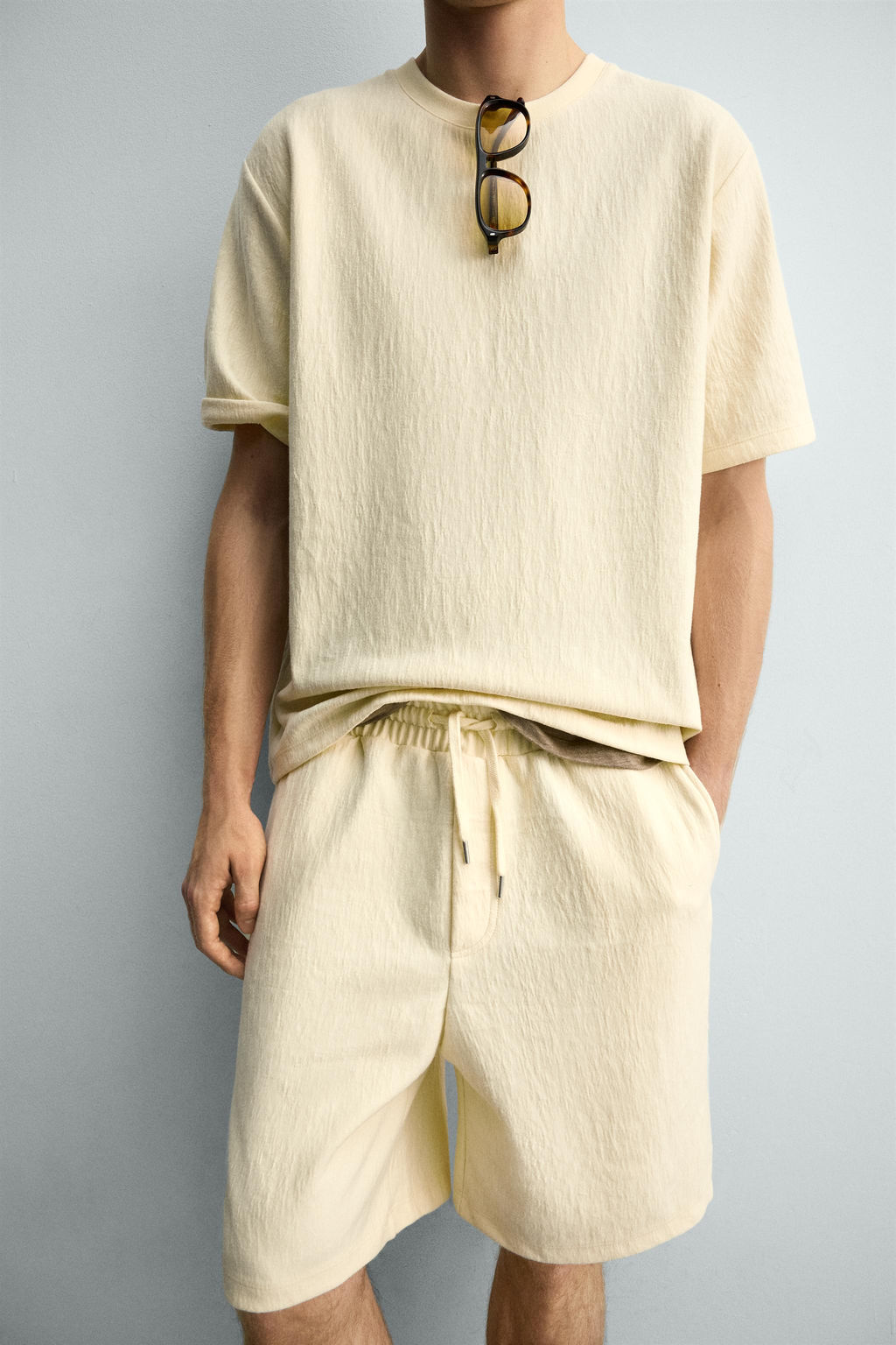 CAMISETA RELAXED FIT ESTRUCTURA / Mantequilla