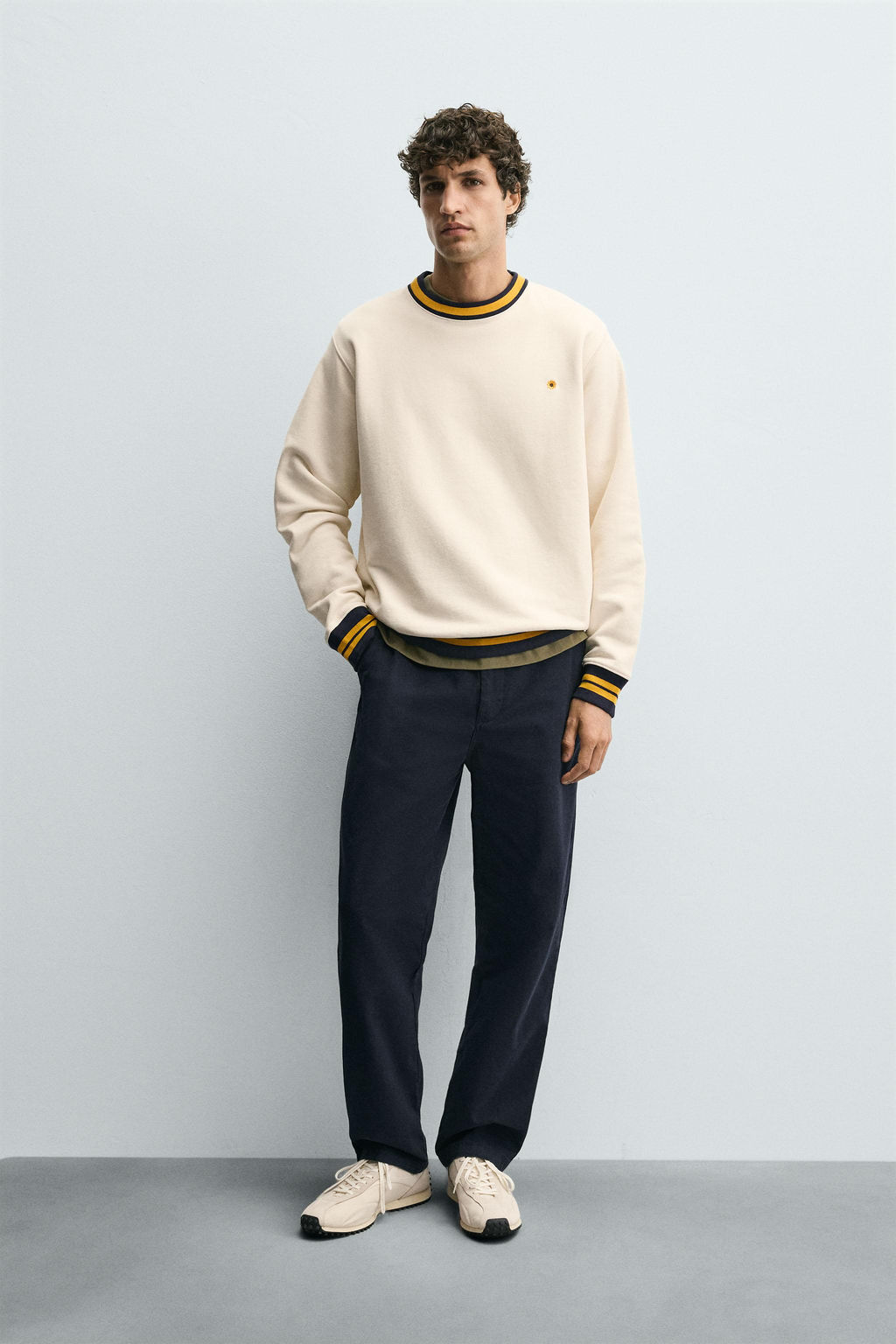 SWEATSHIRT WITH CONTRAST EMBROIDERY AND RIBBING