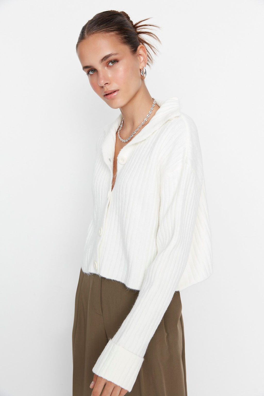 Ekru Crop Yumusak Dokulu Dik Yaka Triko H?rka TWOAW22HI0174