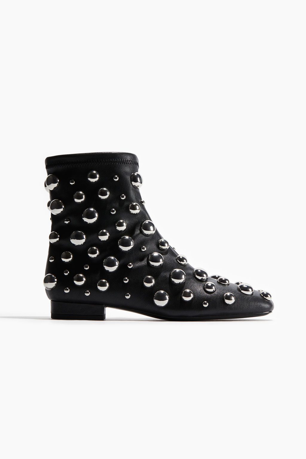Botines con tachuelas