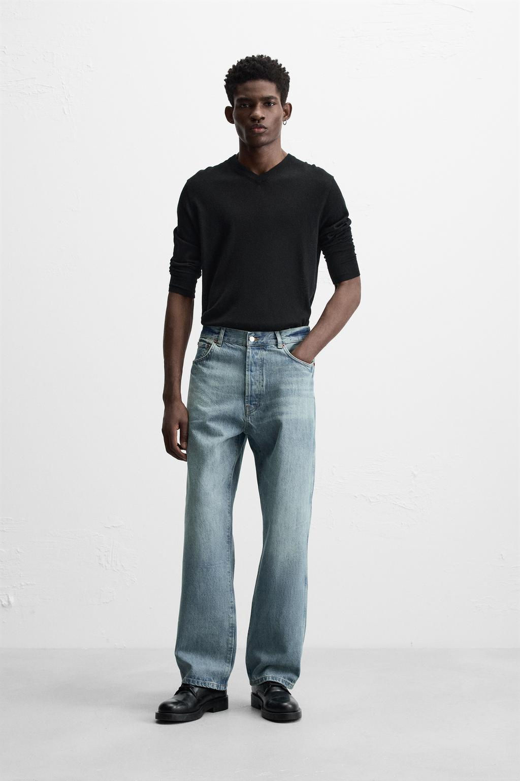 RELAXED STRAIGHT-LEG JEANS