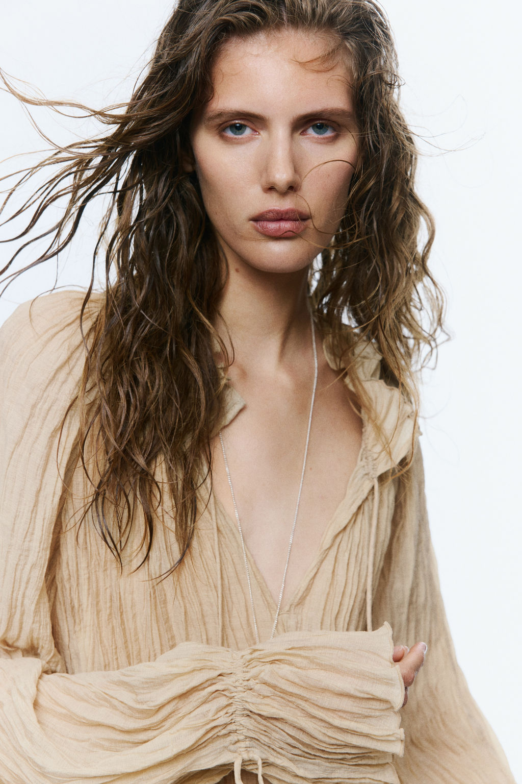 Blusa oversize efecto arrugado - H&m фото 5