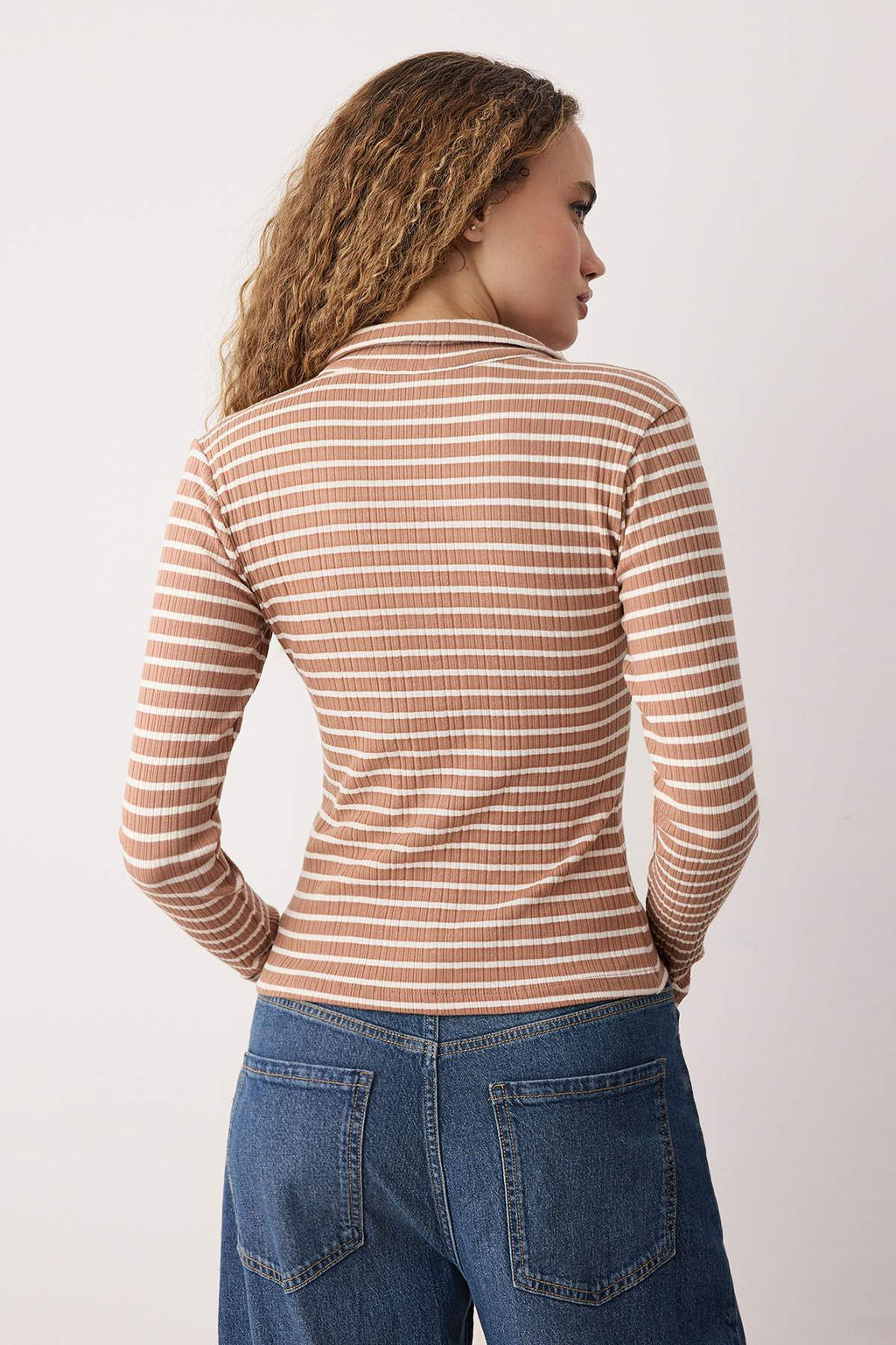 Wardrobe Essentials  Vizon Cizgili Dugmeli Slim/Vucuda Oturan Orme Bluz | TWOAW26BZ00011 - Trendyolmilla фото 4