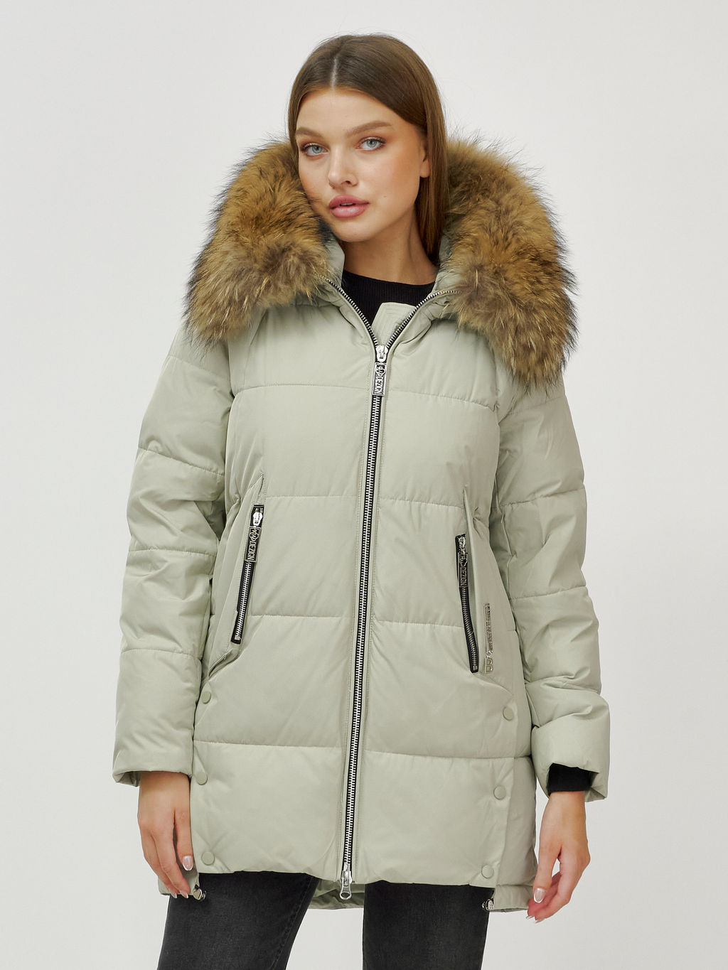 Куртка Бренд Visdeer ПРЕМИУМ КЛАССА зимняя с мехом ЕНОТА светло-зеленого цвета фото 12