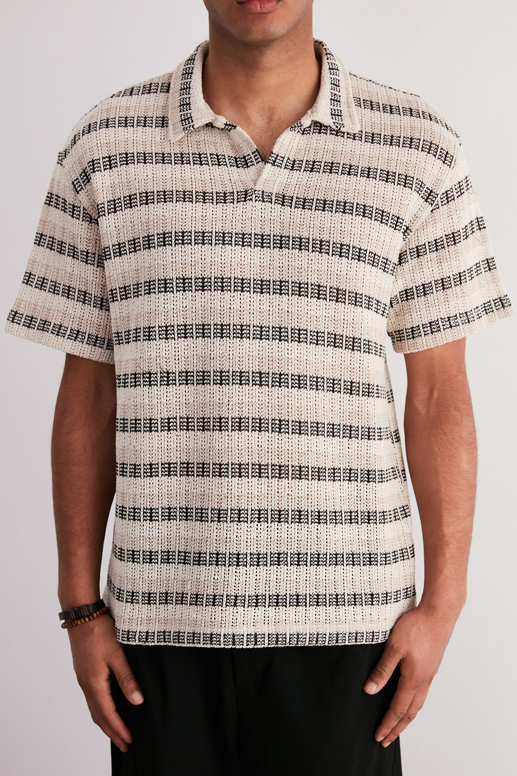 TRENDYOL MAN Ekru Oversize/Genis Kesim Dusuk Omuz Limited Edition Cizgili Polo Yaka T-shirt TMNSS24PO00023 - Trendyolmilla фото 4